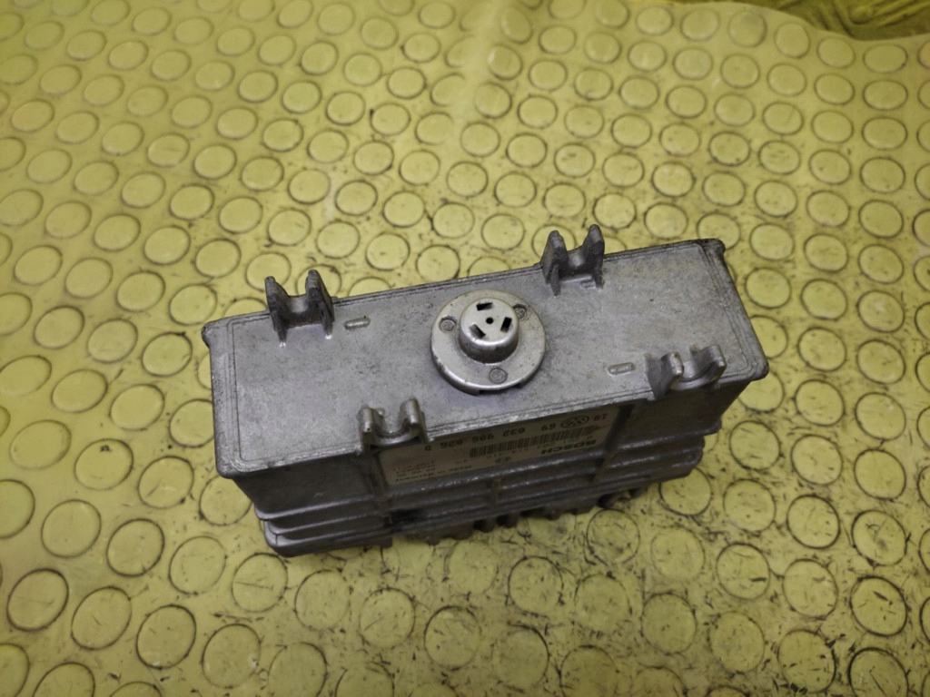 VW GOLF III 1.6 control unit of the engine 0261203314/315