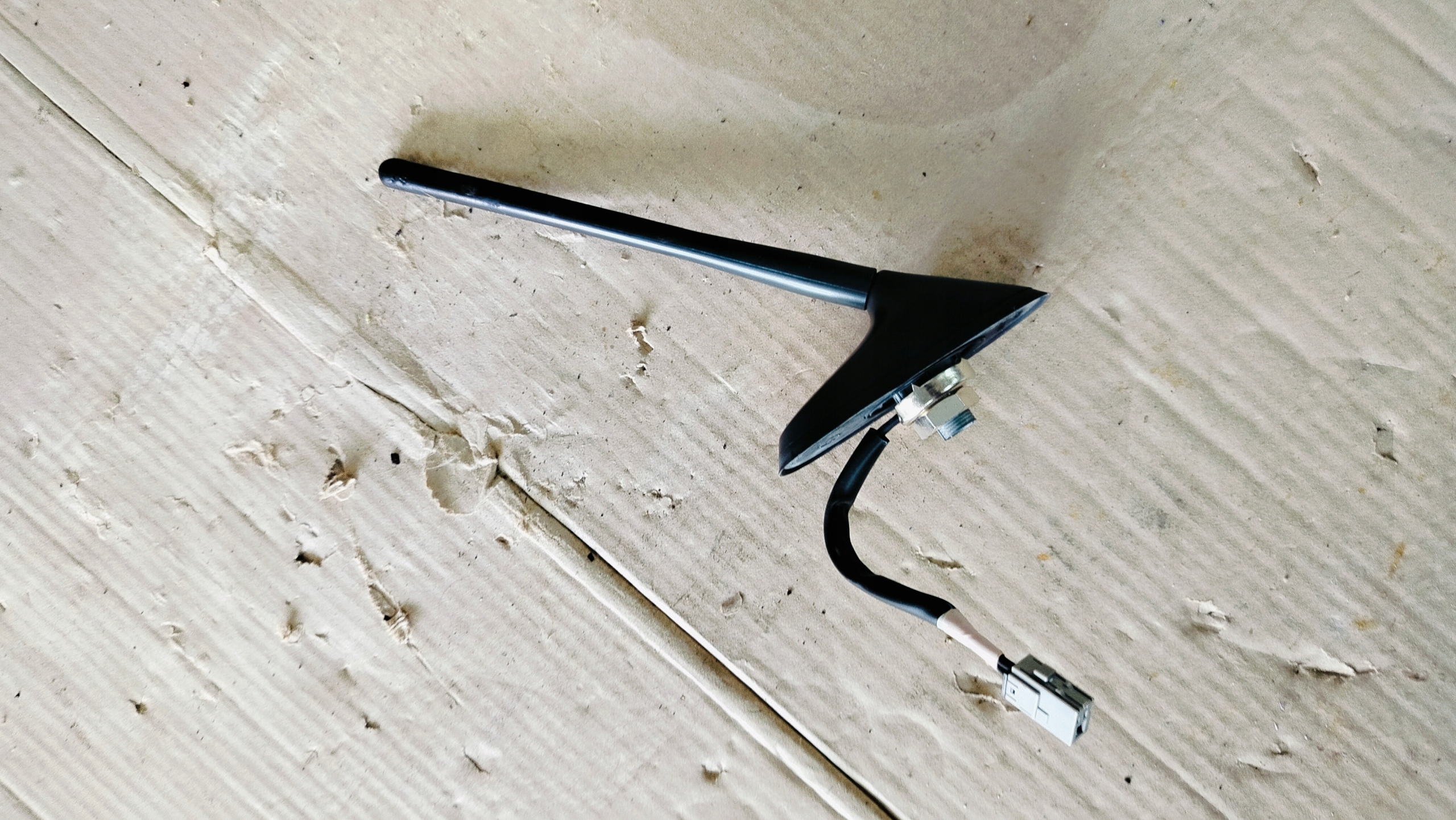 MAZDA 3 09-13 BL ANTENA dach GPS