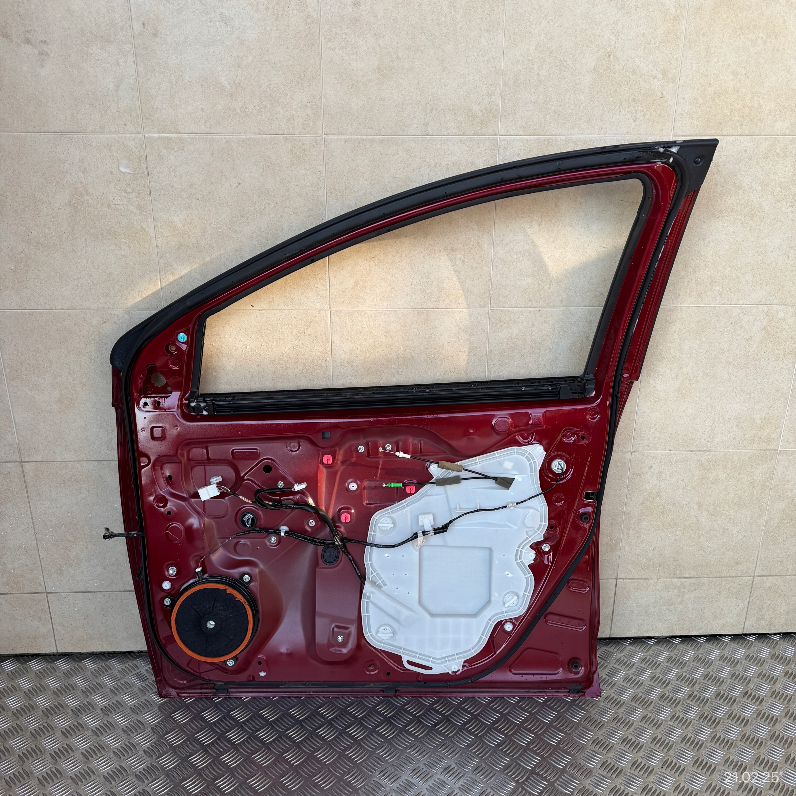 door complete front right TOYOTA YARIS IV 2021 ROK