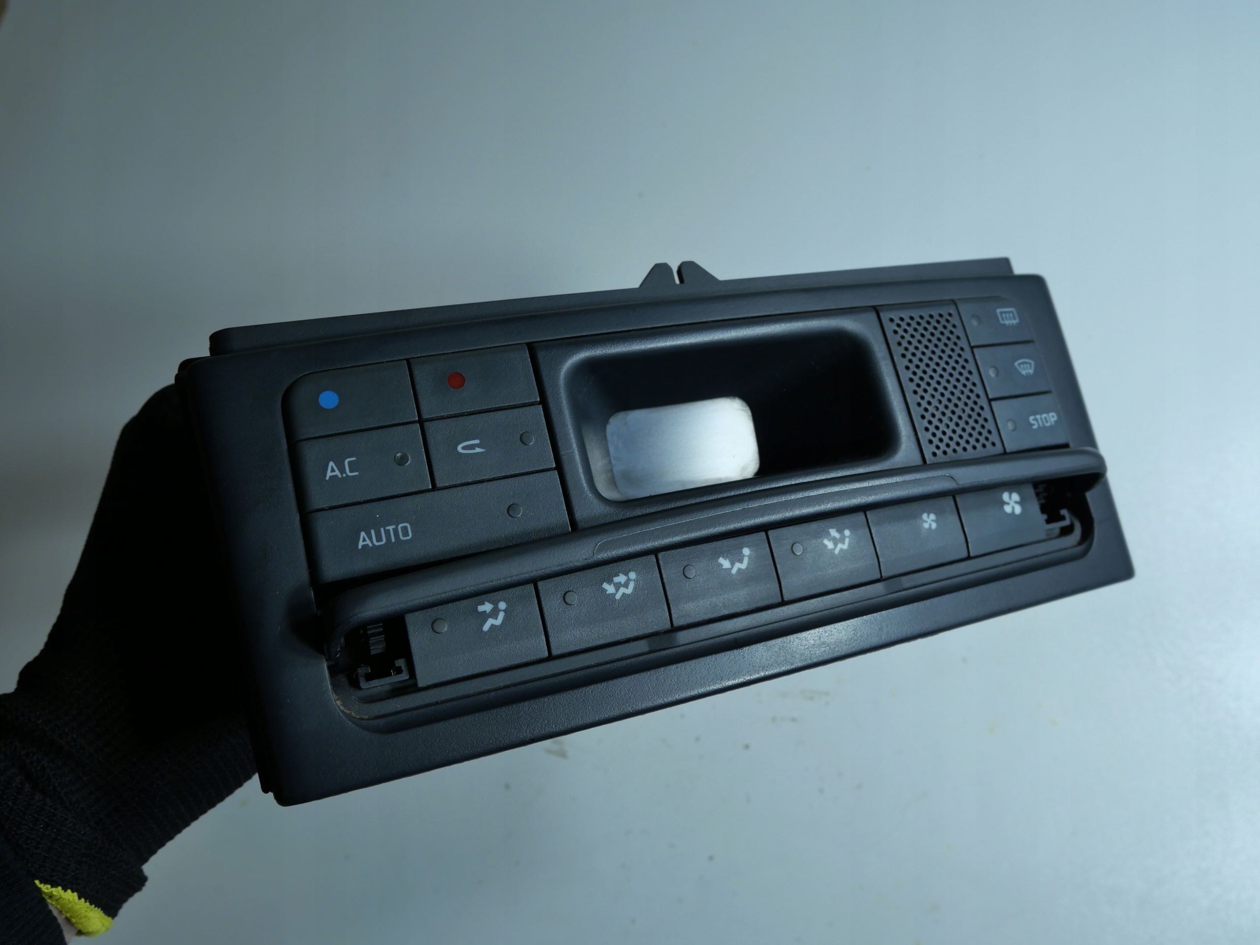 control panel air conditioning devices KLIMY 7700425674 RENAULT LAGUNA 1 and