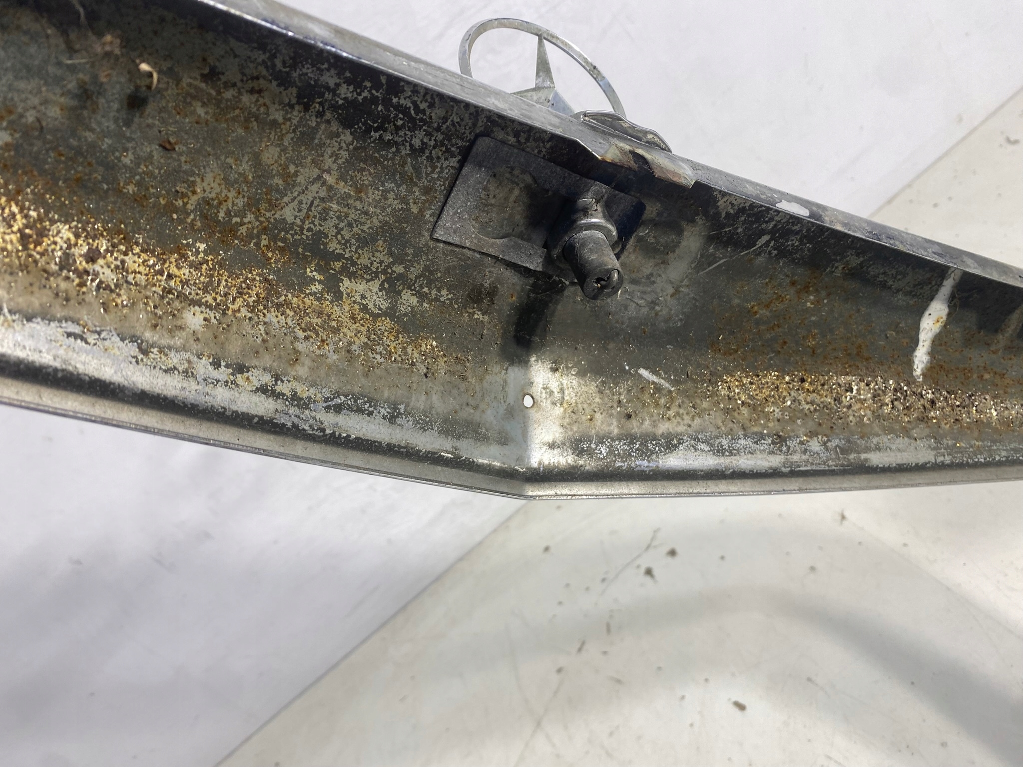 рамка решетка радиатора MERCEDES W123 европа