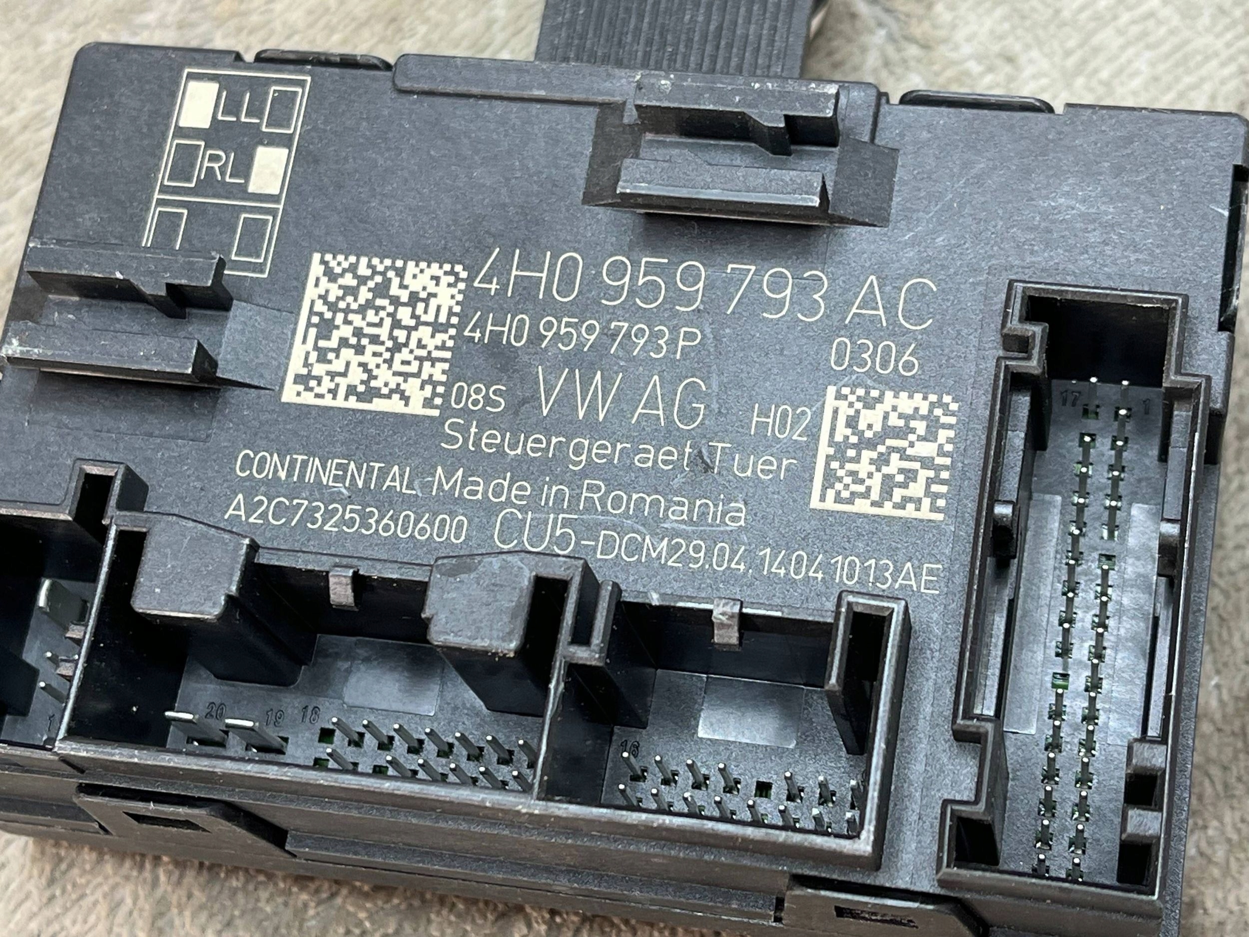 VOLKSWAGEN TOUAREG module door OE 4H0959793AC !J