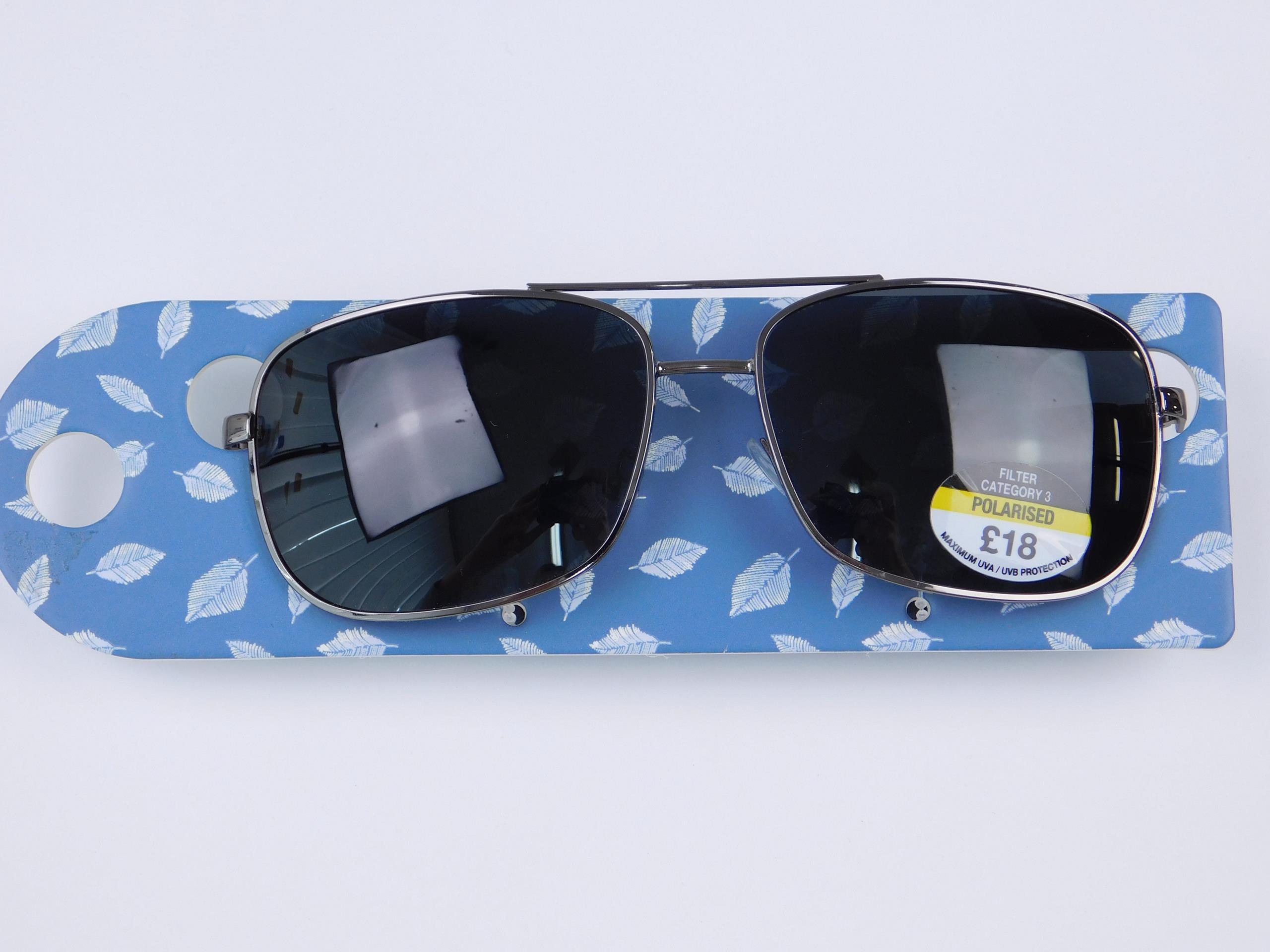 

2804e2 Next okulary Przeciwsłoneczne z etui Uv 3