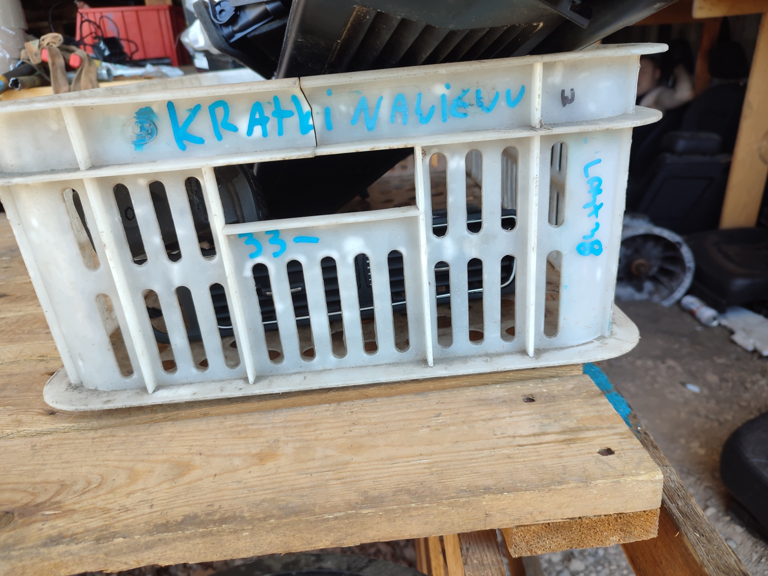 AUDI A4 B8 8K grid air conditioning devices left consoles 8K1820901G
