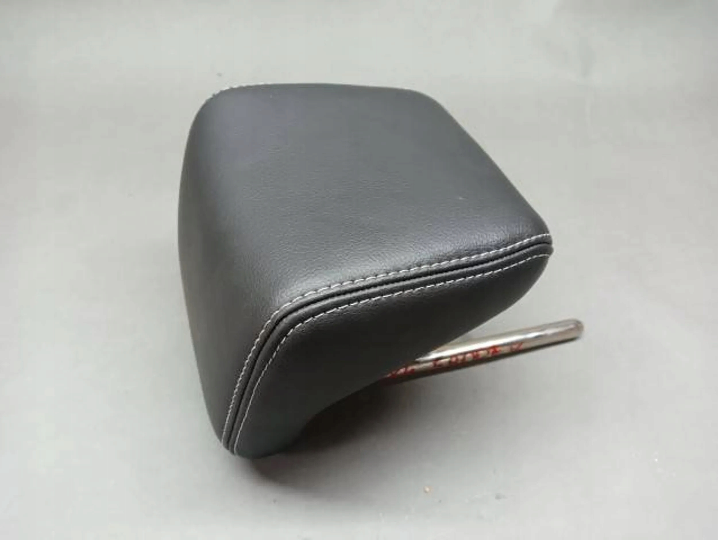 ACF14187 - ПІДГОЛІВНИК ЗАДНЬОГО СИДІННЯ SUZUKI SX4 S-CROSS