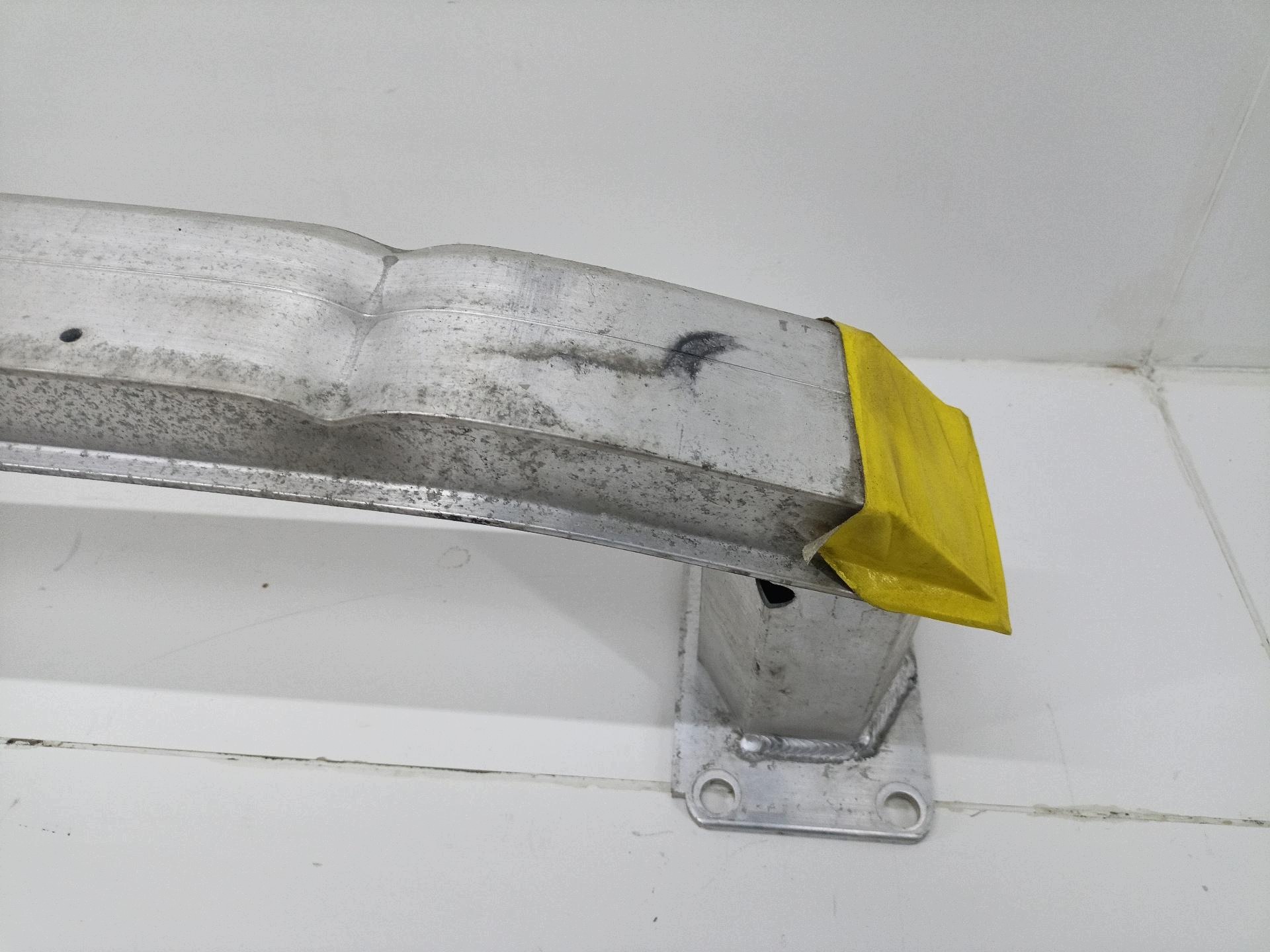 sider pillar of a bumper front Peugeot 308 2 2015