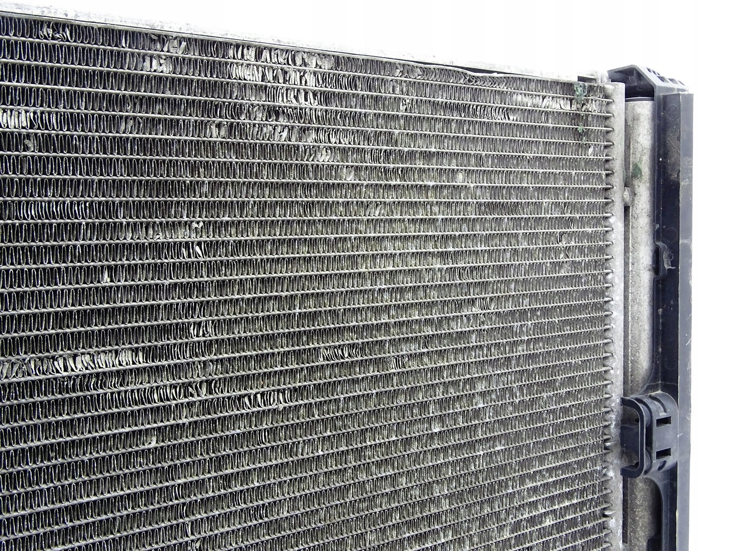KOMPLET chladiče chladič vody intercooler BMW 1 E87 2.0 D 781025801