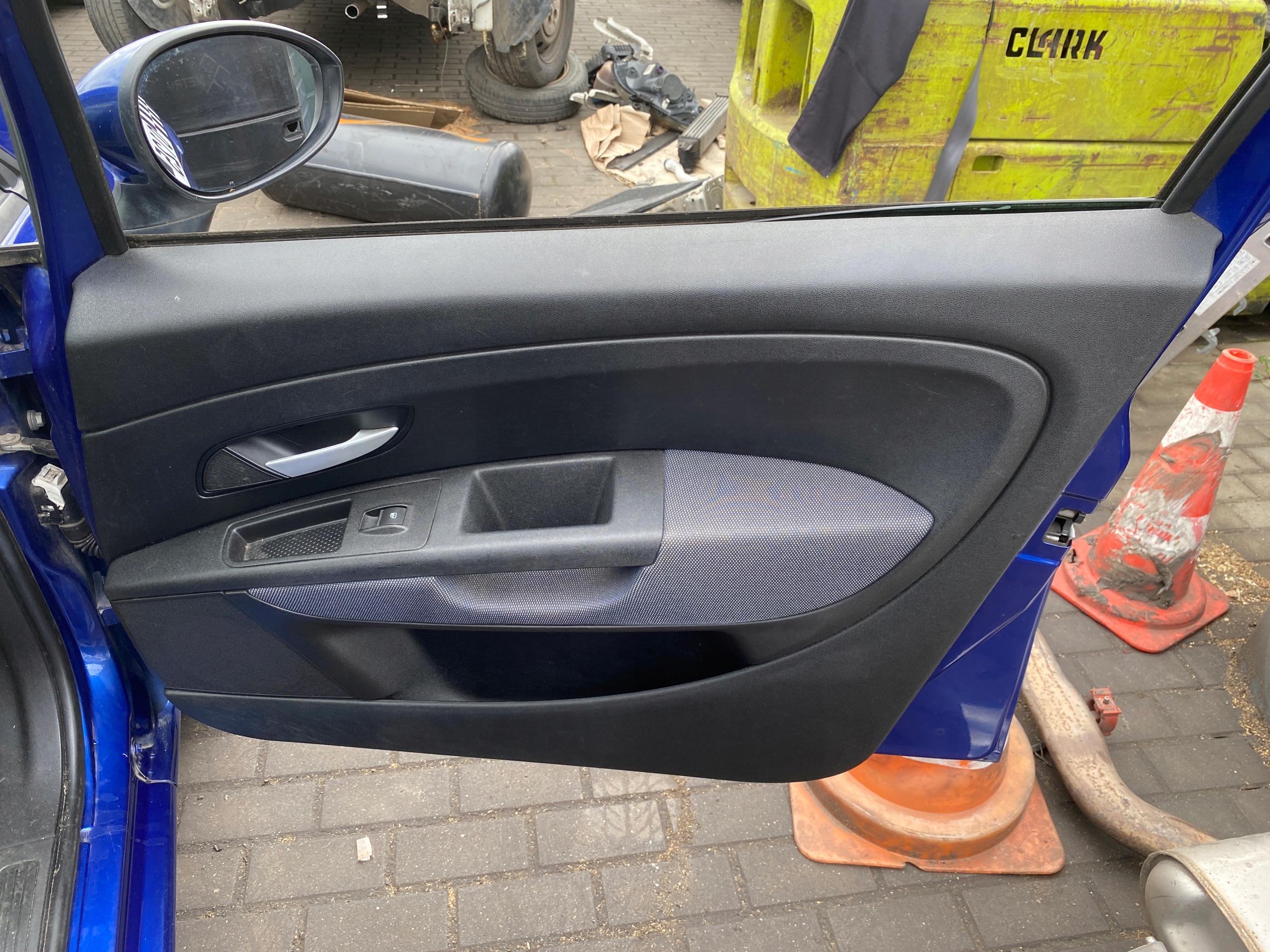 upholstery side right front Fiat Grande Punto 05-08