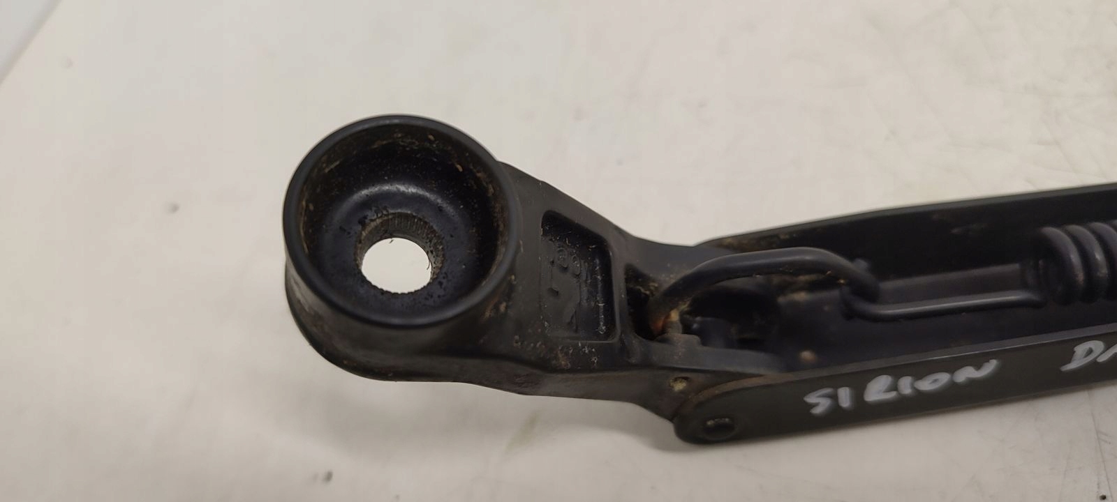 wiper arm left Daihatsu Sirion II 1,0
