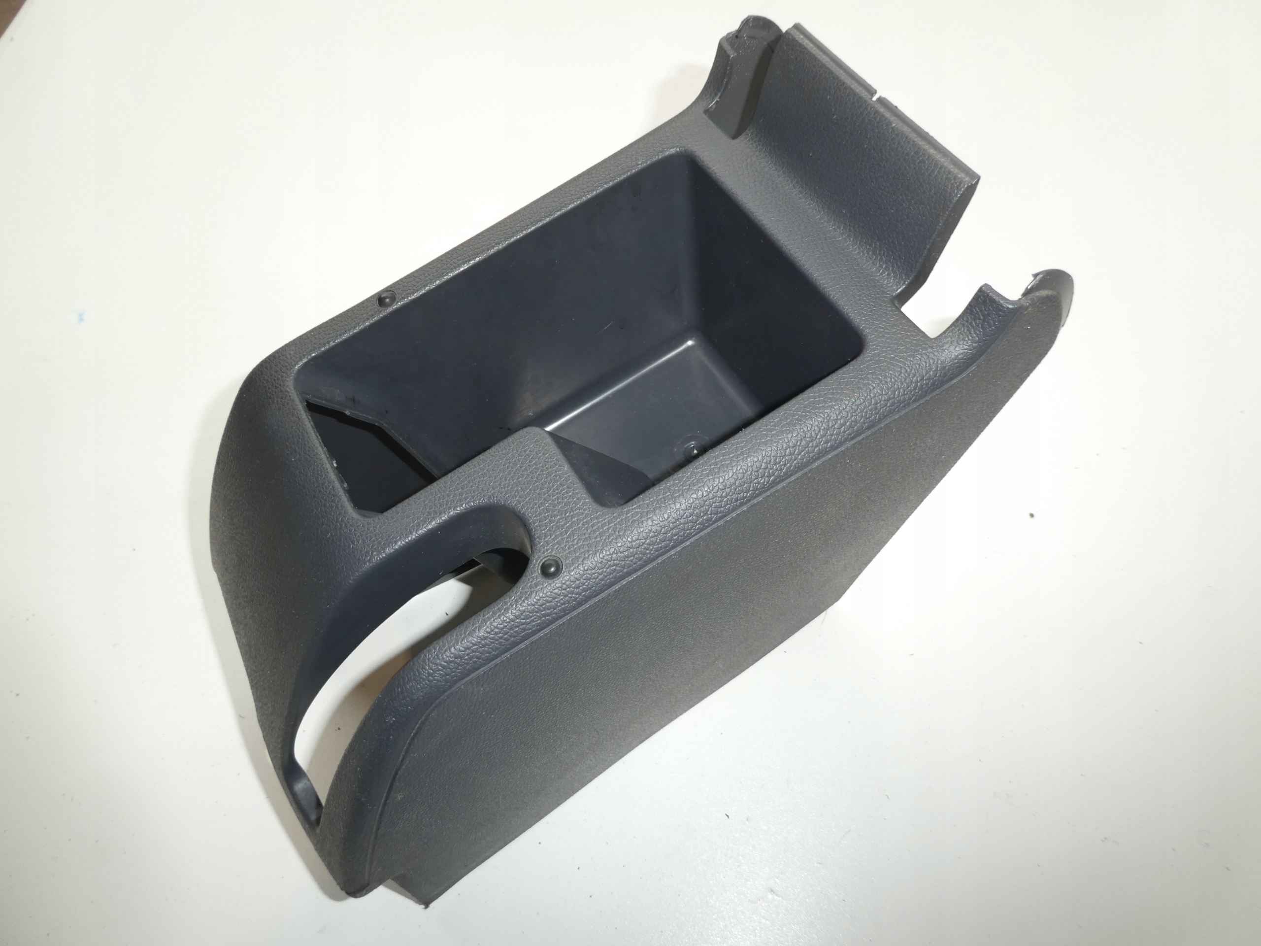 TUNEL MITTE VW GOLF V 1K0863319