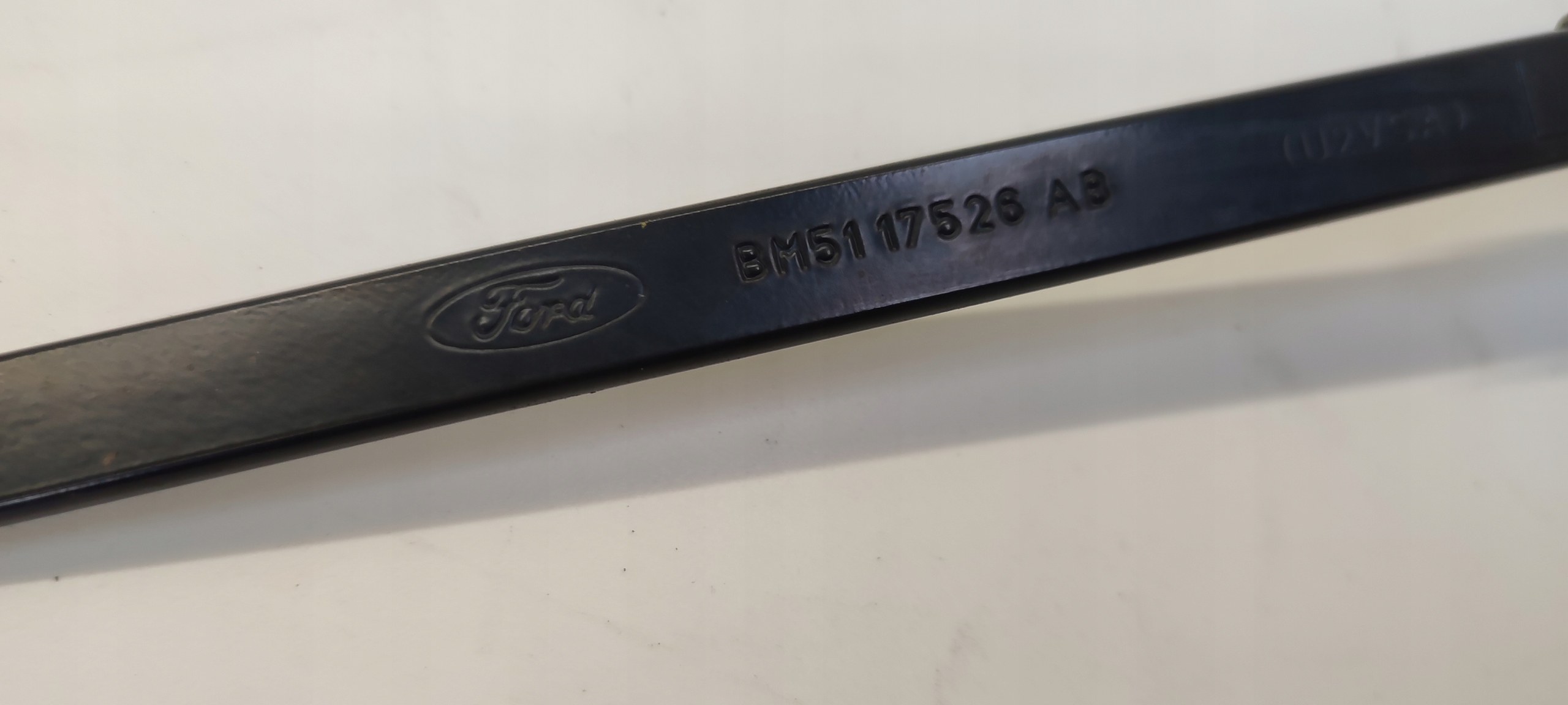 wiper arm left BM5117526AB Ford Focus MK3 1,0 Ecoboost