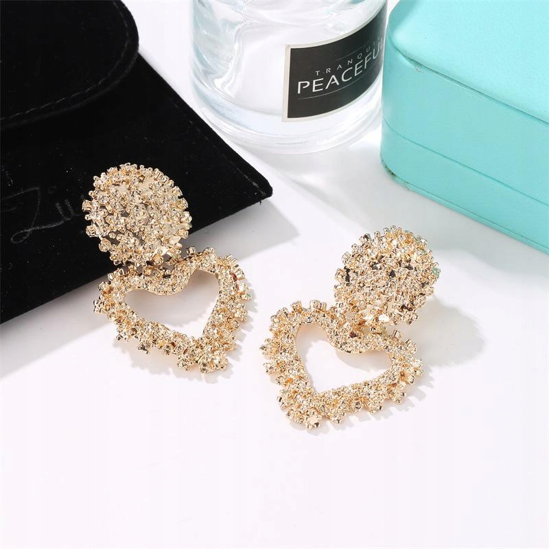 KOLCZYKI GEOMETRYCZNE METALOWE SERCA ZŁOTE Rodzaj Klasyczne