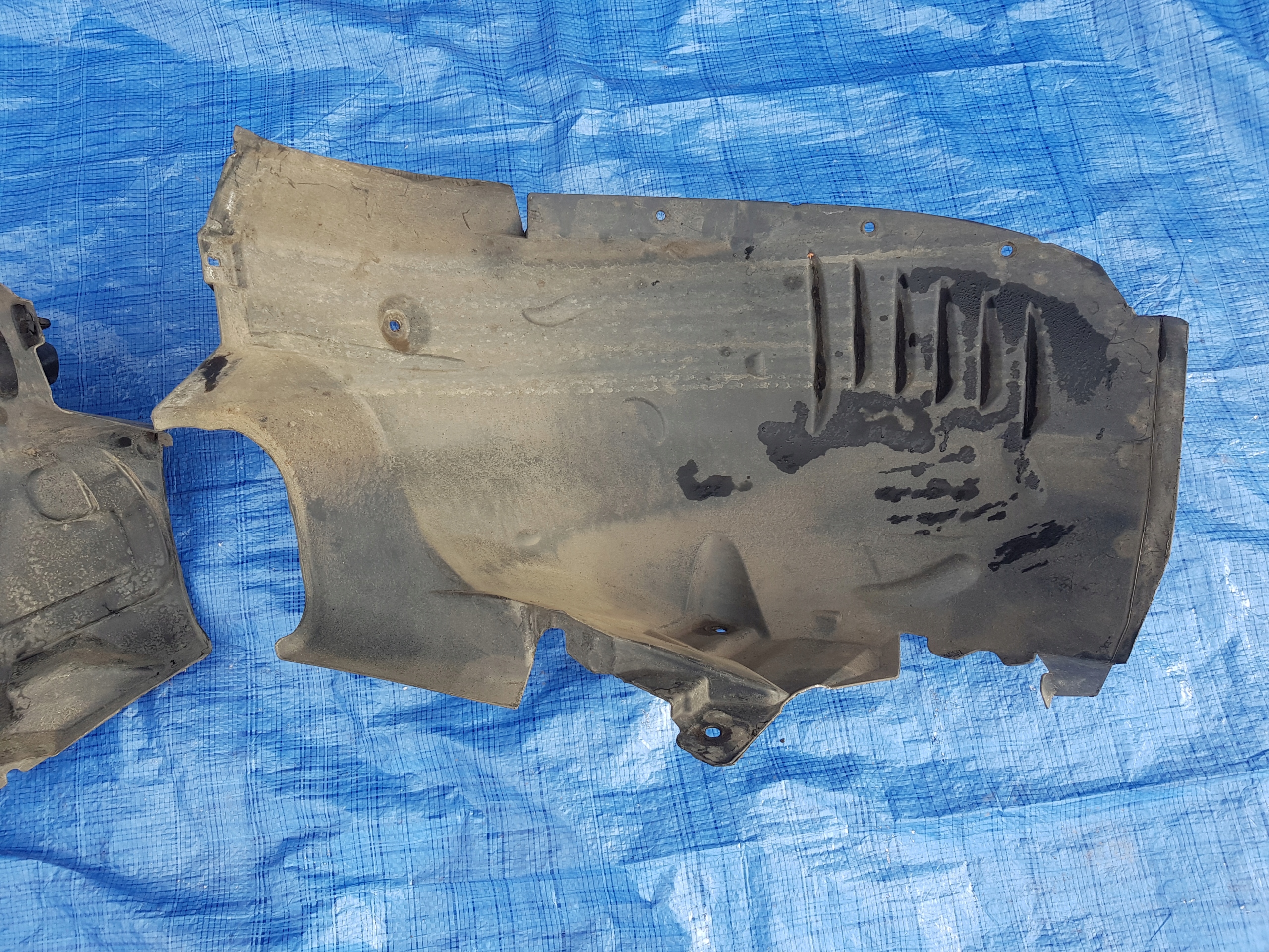 complete mudguard right front MERCEDES W204 2046984030 2046984430