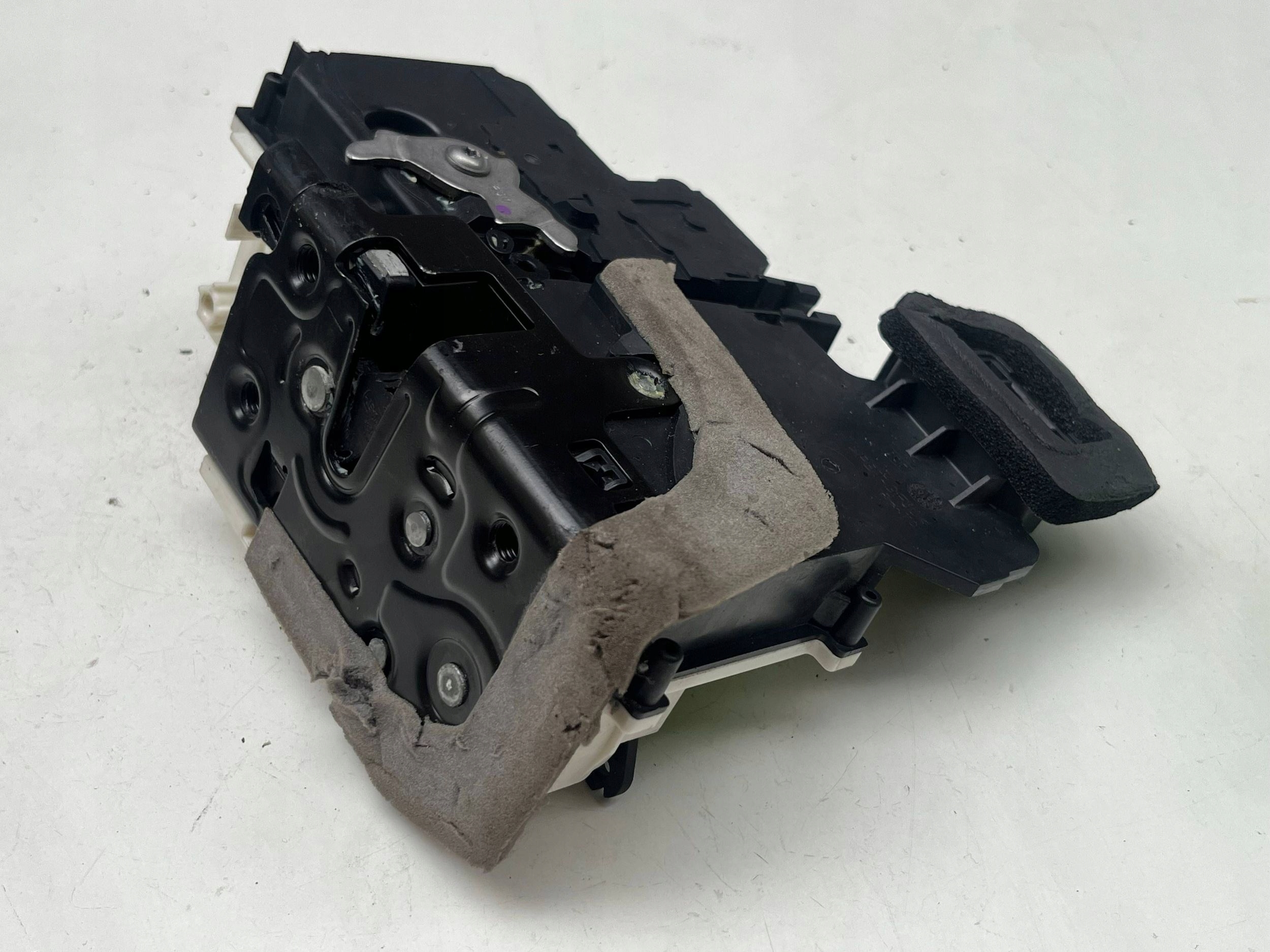 AUDI A6 A7 Q8 lock door right rear part 4K0839016Q @M