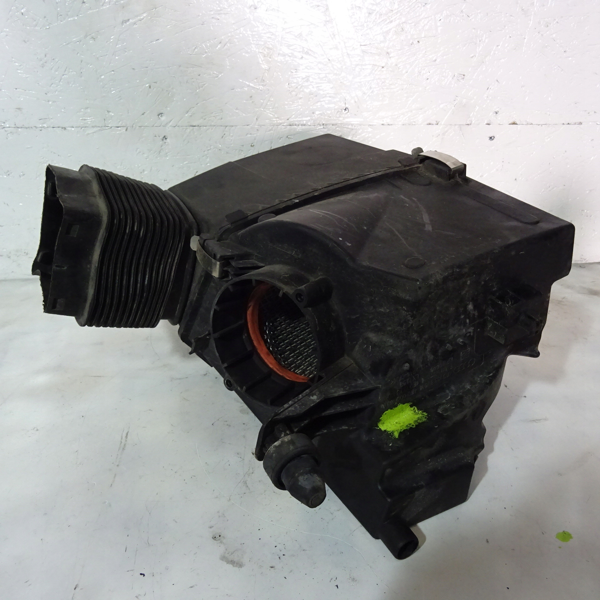 AUDI A6 C6 Gehäuse filter luft 4F0133835H