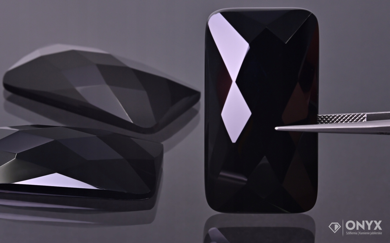 Onyx fazetovaná rozeta obdélník 40x22 mm