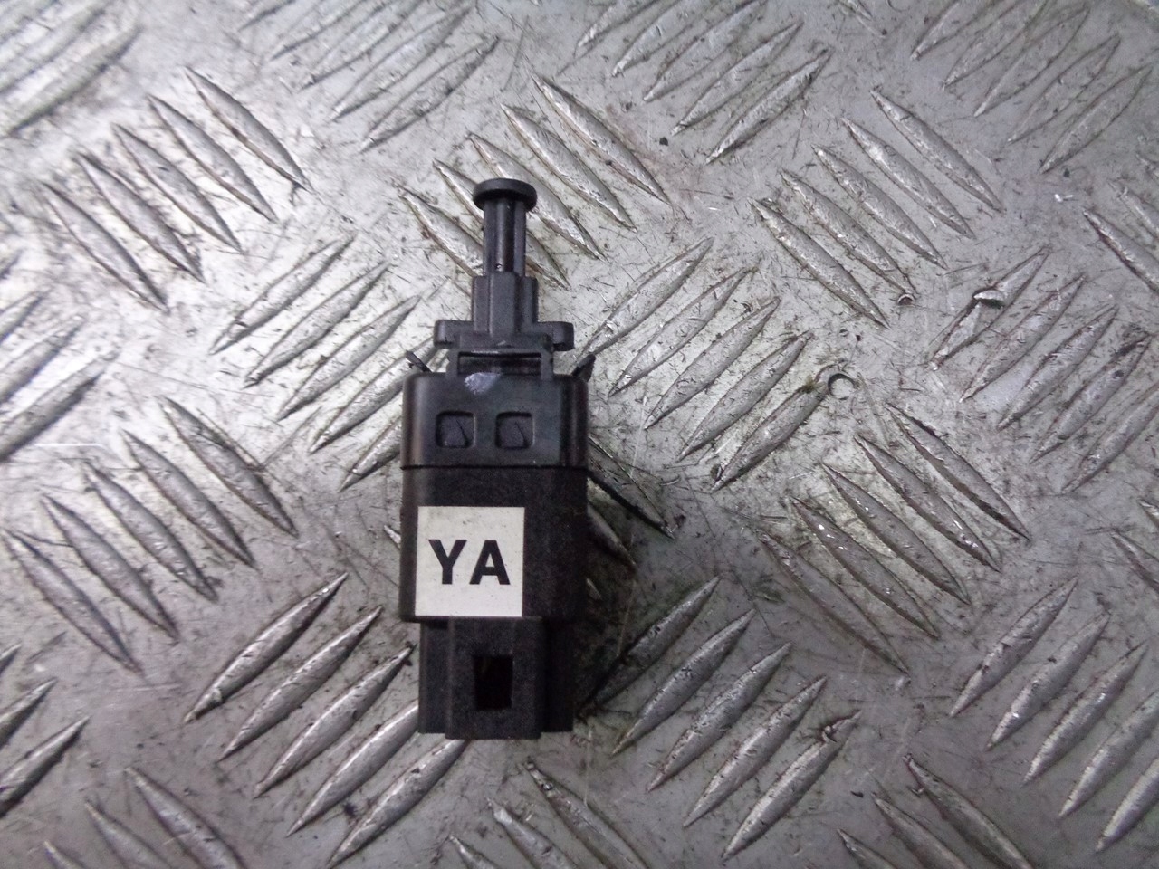 CZUJNIK SWIATEŁ STOP CHEVROLET AVEO T255 96440925