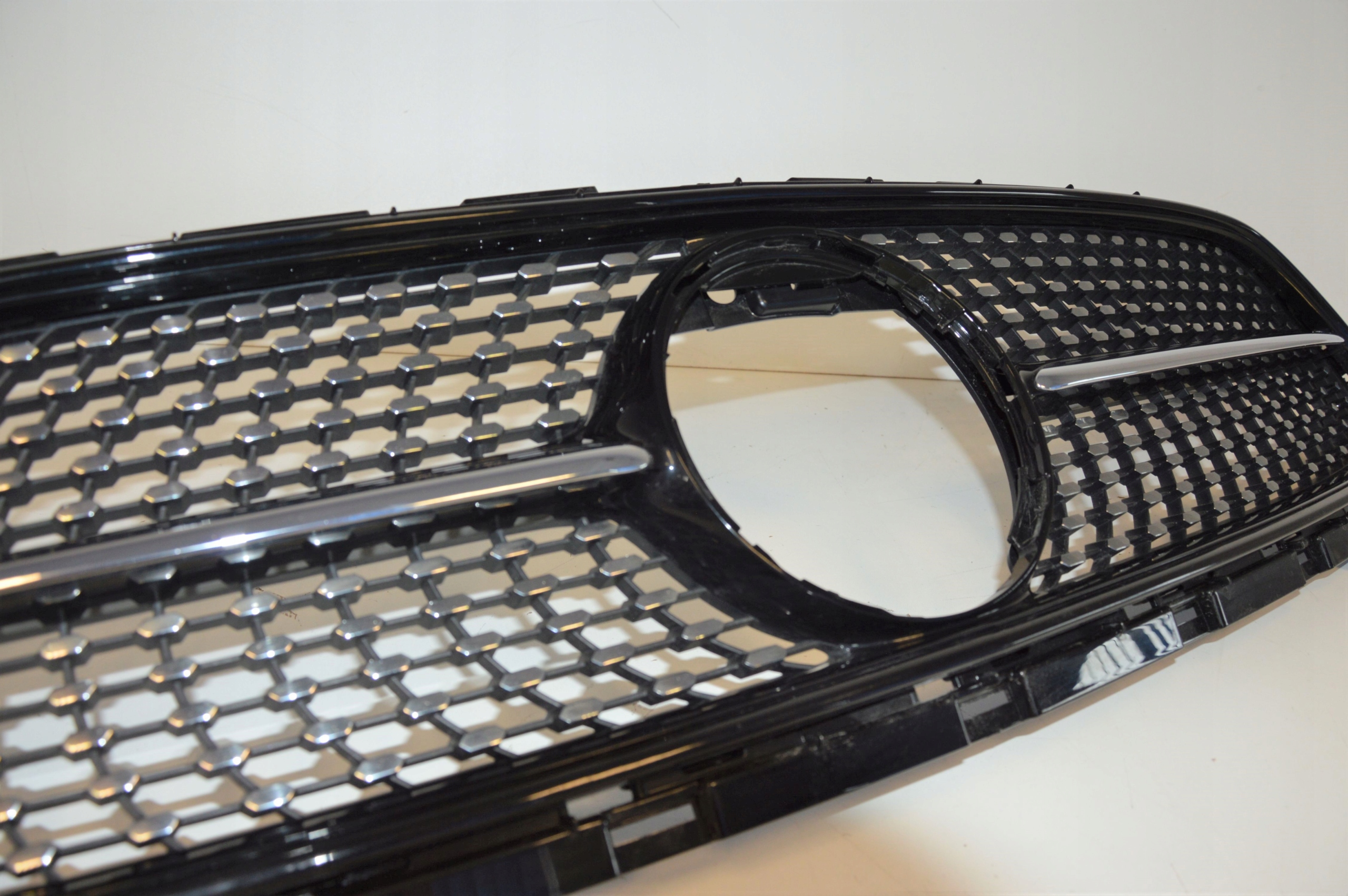 MERCEDES E KLASA 238 LIFT AMG GRILL ATRAPA DIAMENT Typ samochodu Samochody osobowe