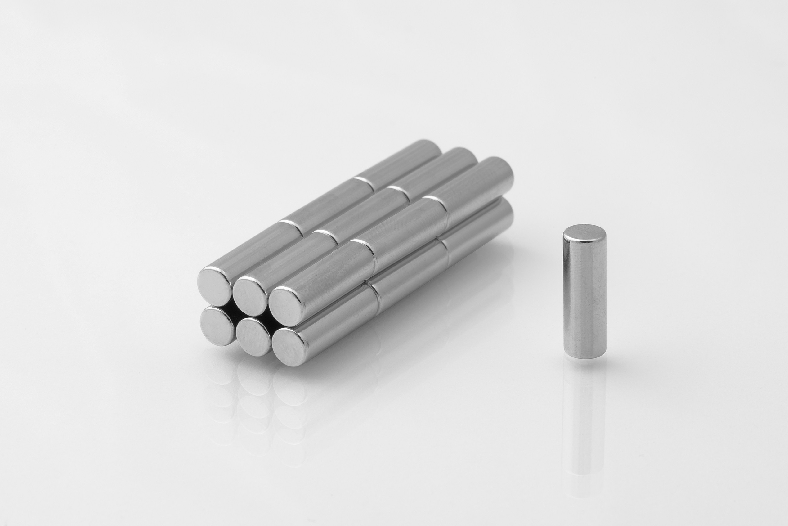 Magnet válec 5 x 15 mm 100 ks