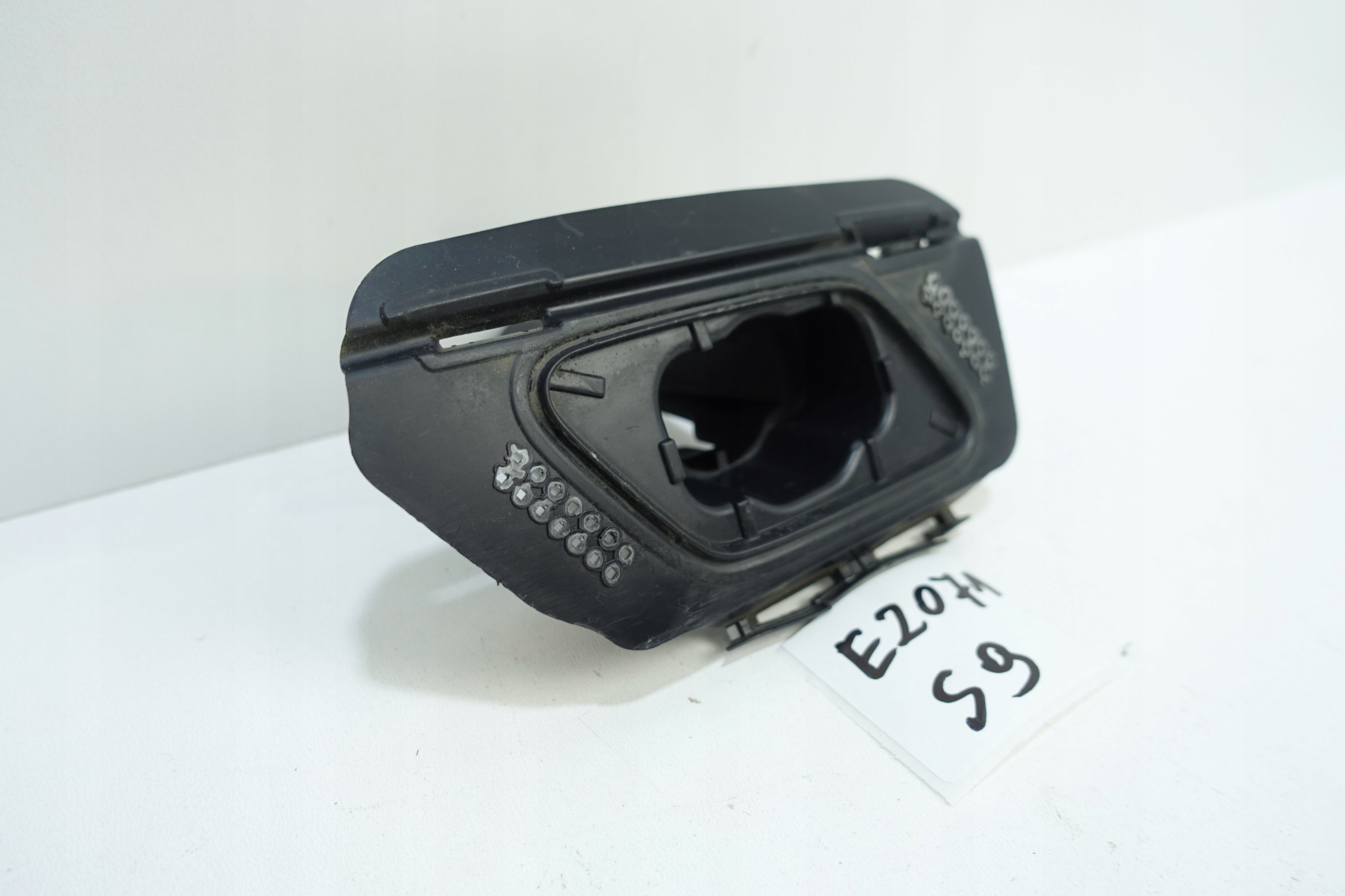 holder washer right SKODA SUPERB III 15-23 3V0807942A