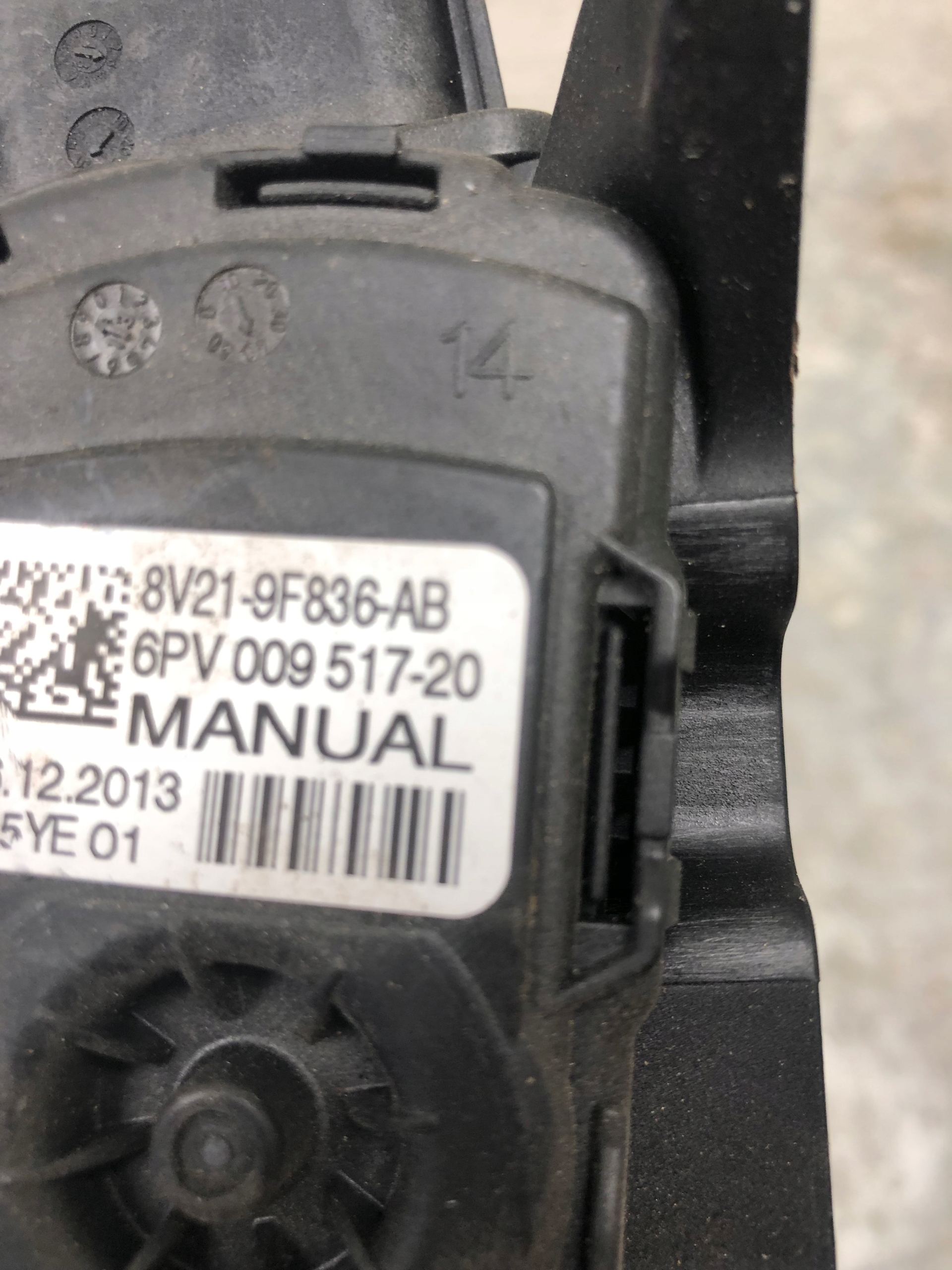 accelerator pedal potentiometer FORD 8V21-9F836-AB