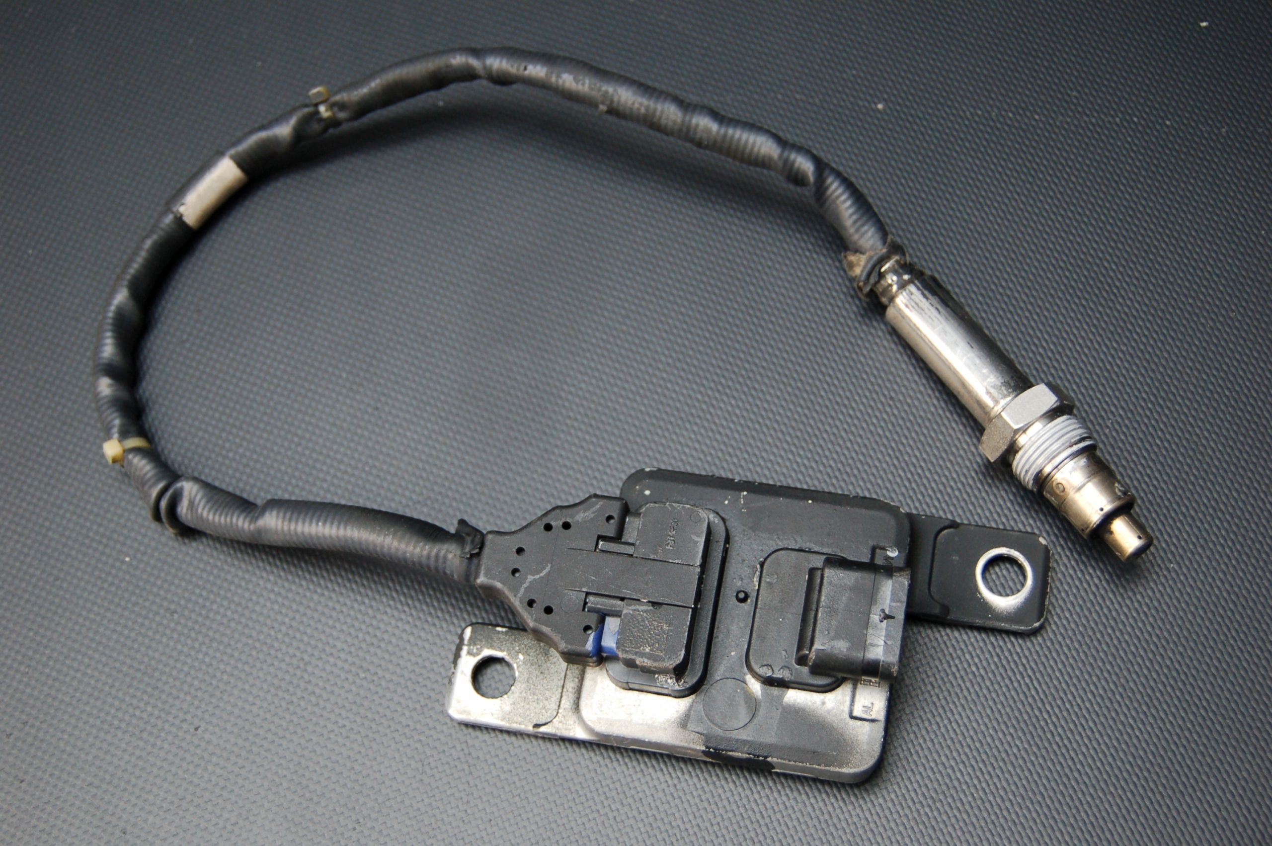 Датчик NOx Audi Q7 4M0907807D