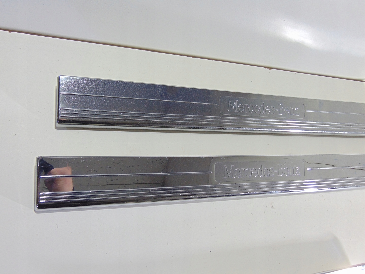 LISTWA OSŁONA PROGU MERCEDES W219 Typ samochodu Samochody osobowe