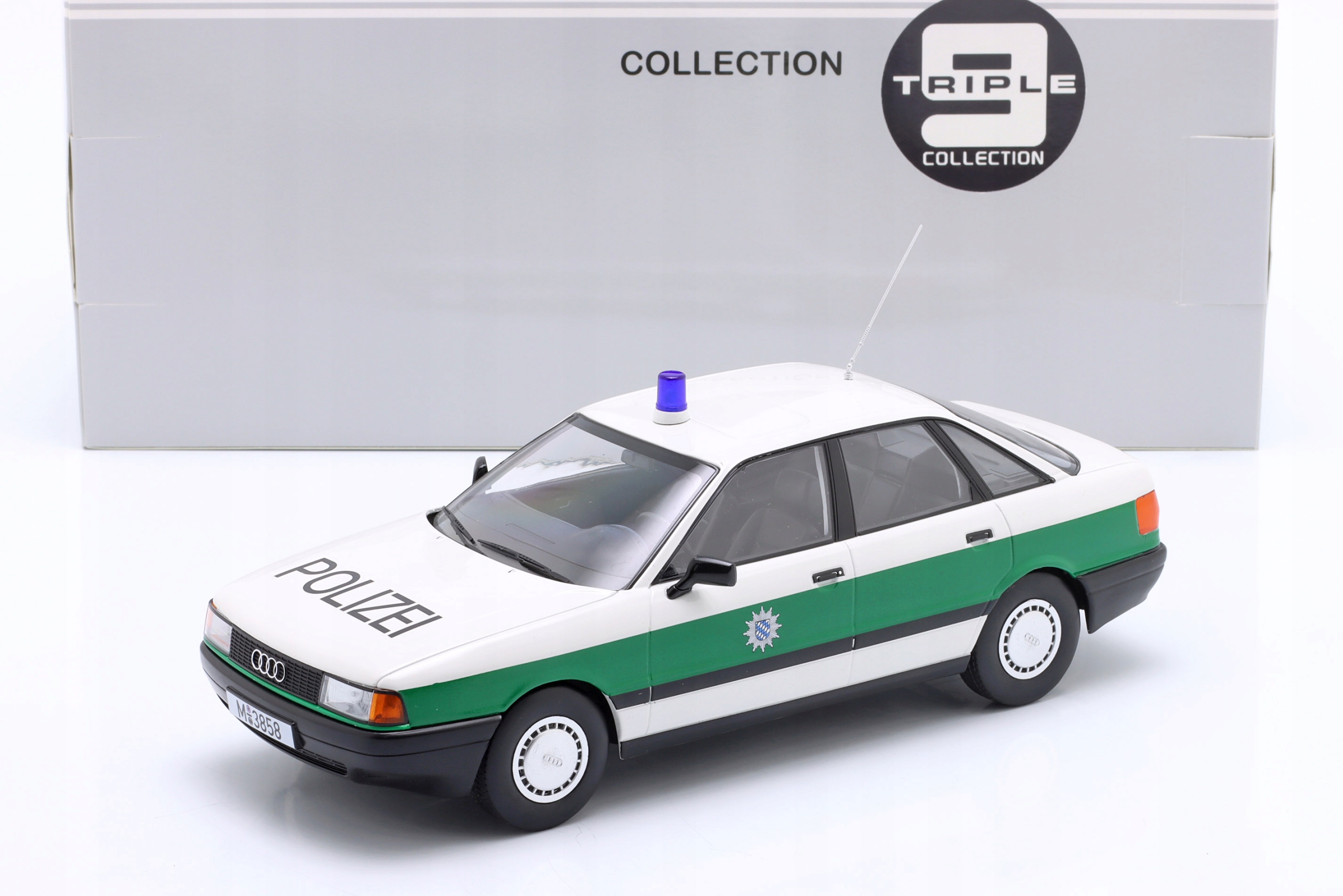 TRIPLE9 Audi 80 (B3) 1989 Polizei White/Green 1:18
