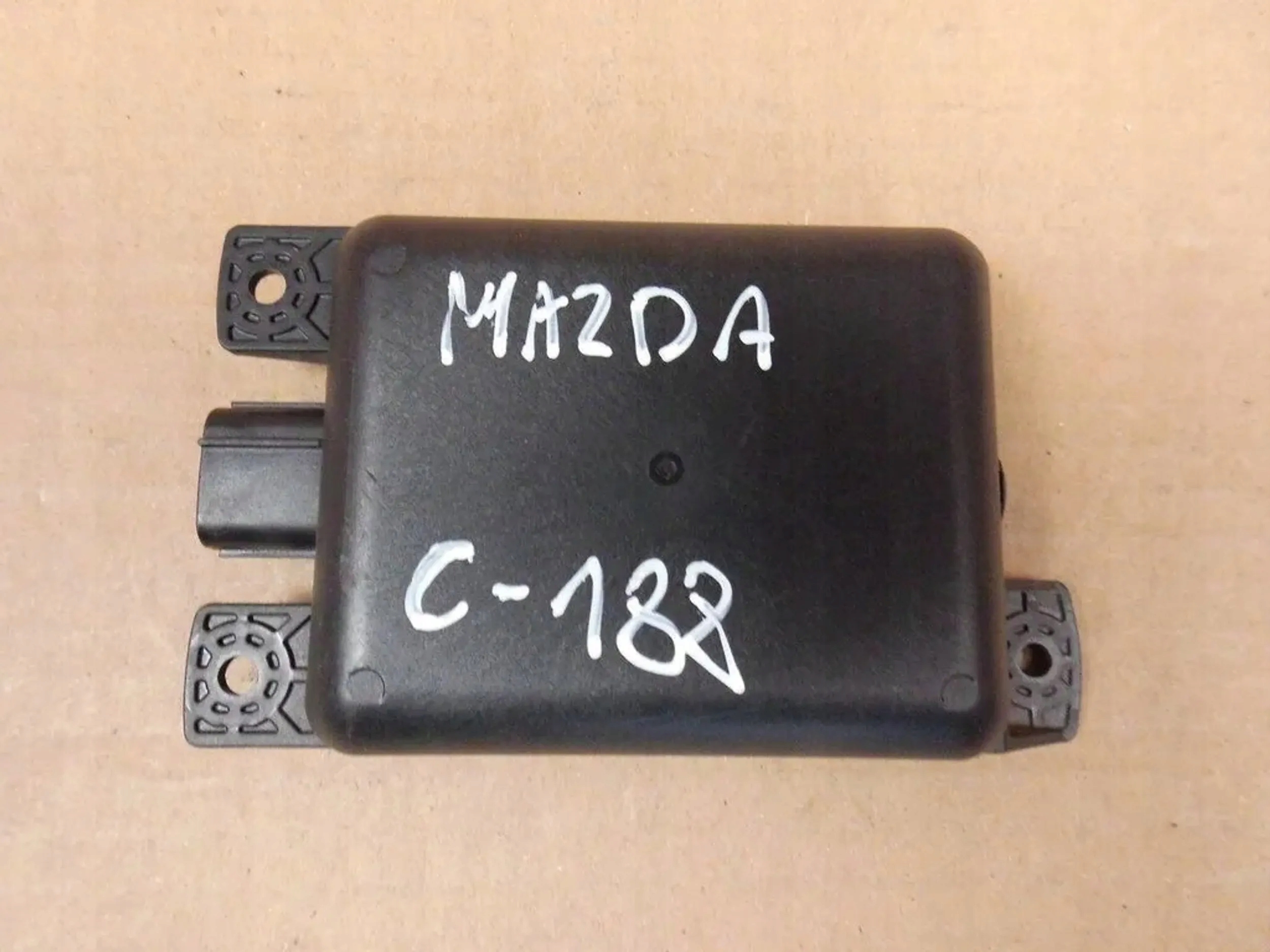 Mazda CX3 sensor sensor martwego pola punktu left D24H67Y90