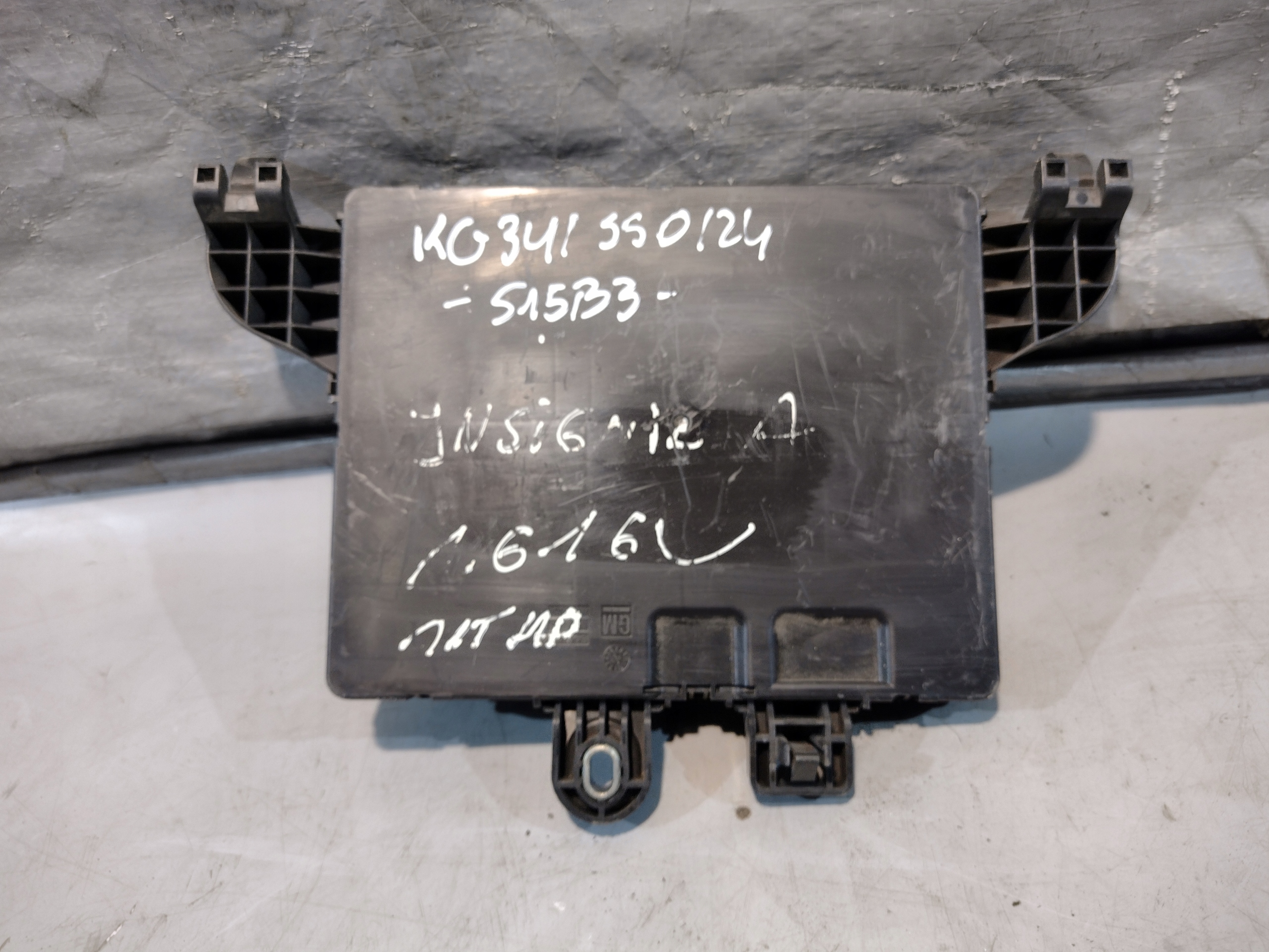 Module fusibles Opel Insignia A 13277321 02 NE
