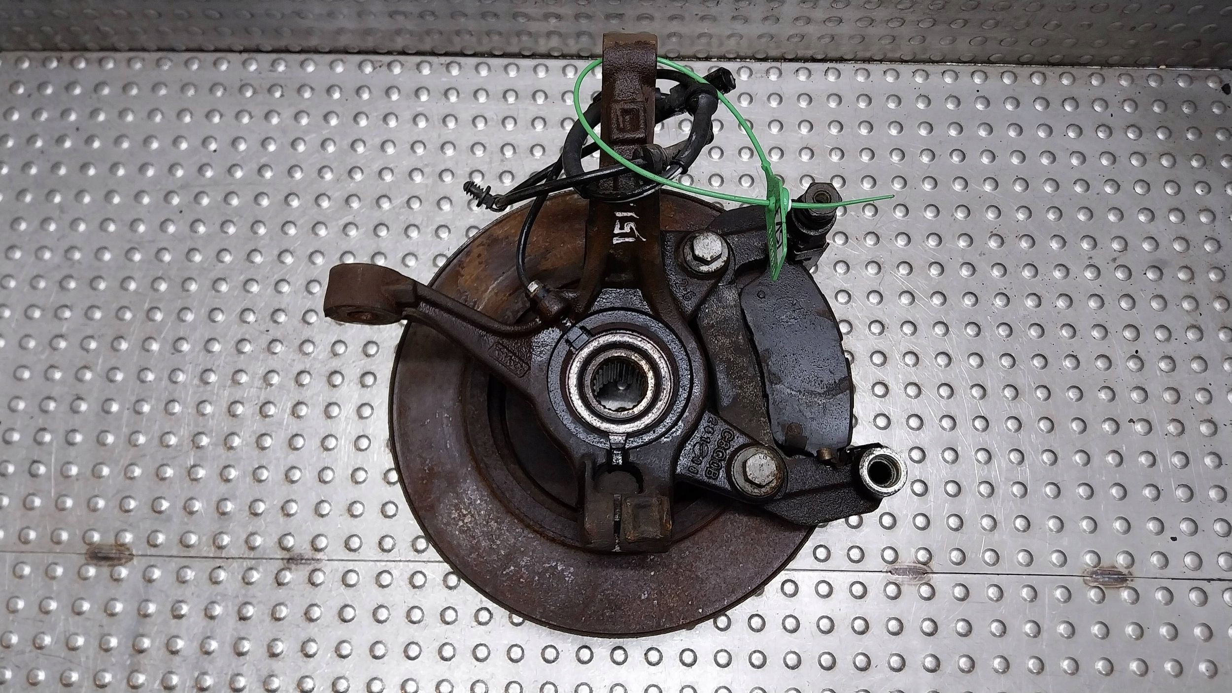 swing left front 8V51-3K171-AF/BE FORD FIESTA MK6 MK7