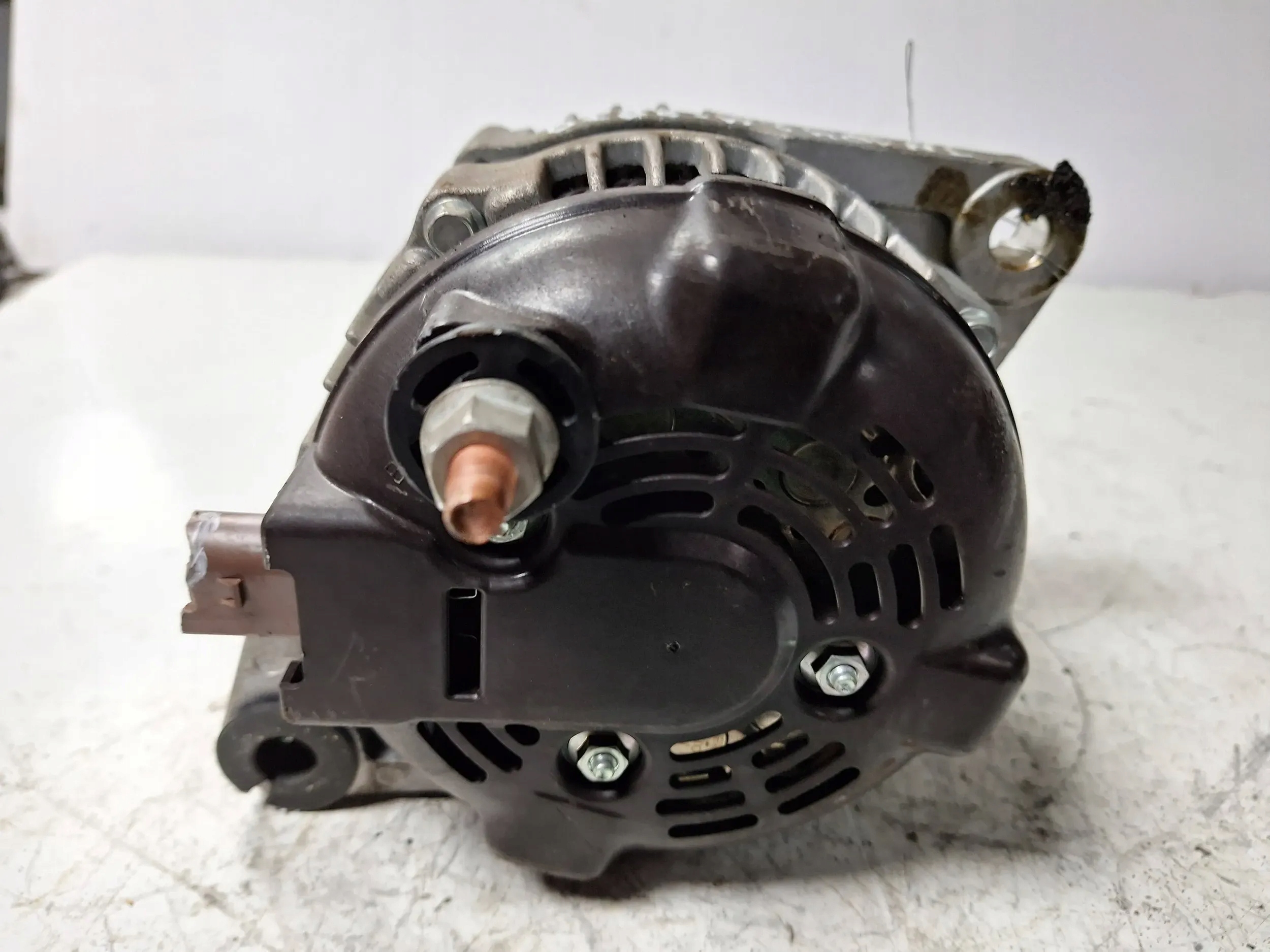 ALTERNATOR P56029739AA JEEP CHEROKEE KL 14- 2.2