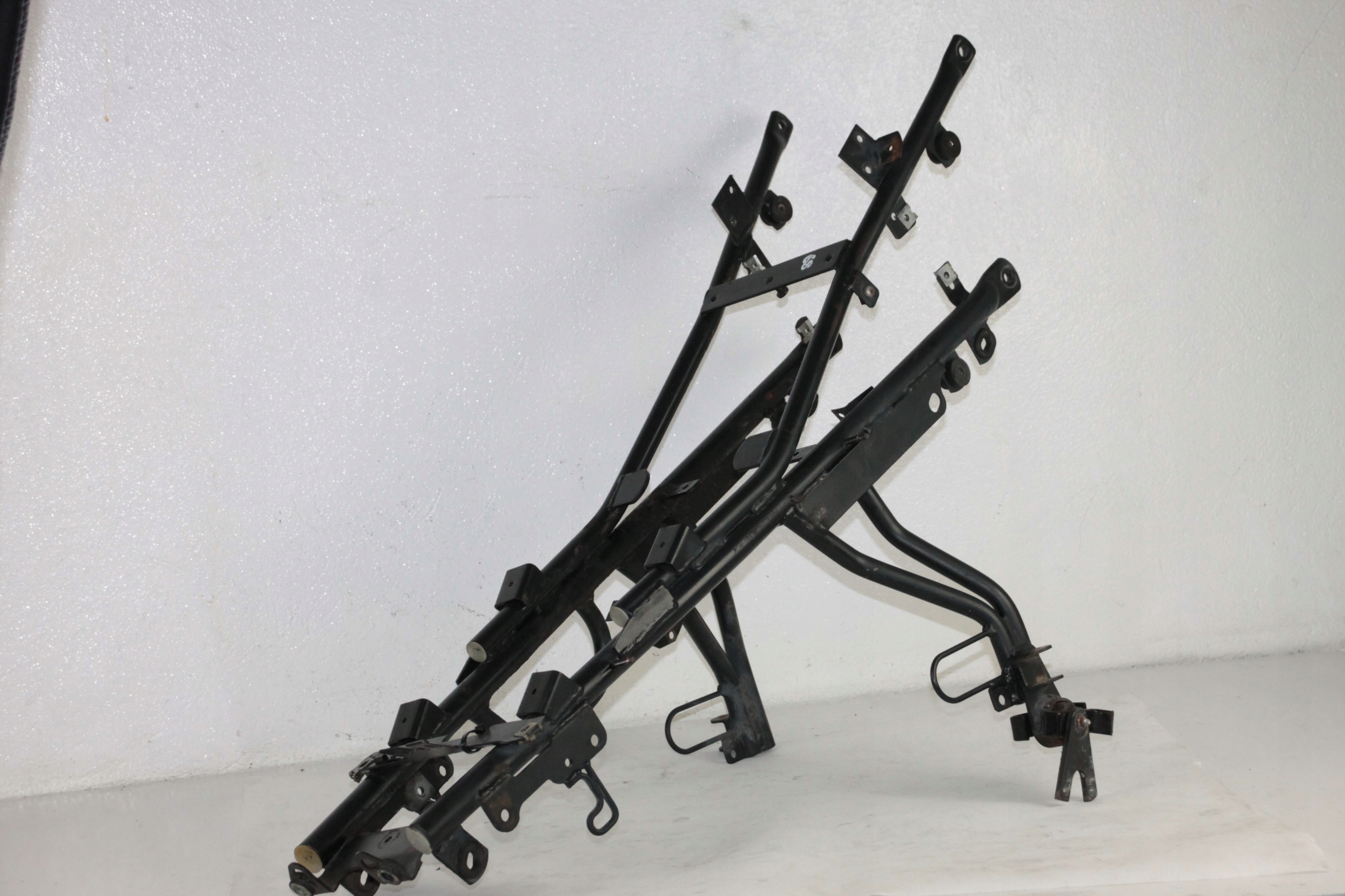 MZ SKORPION 660 95-03 STELAŻ TYŁ TYLNY