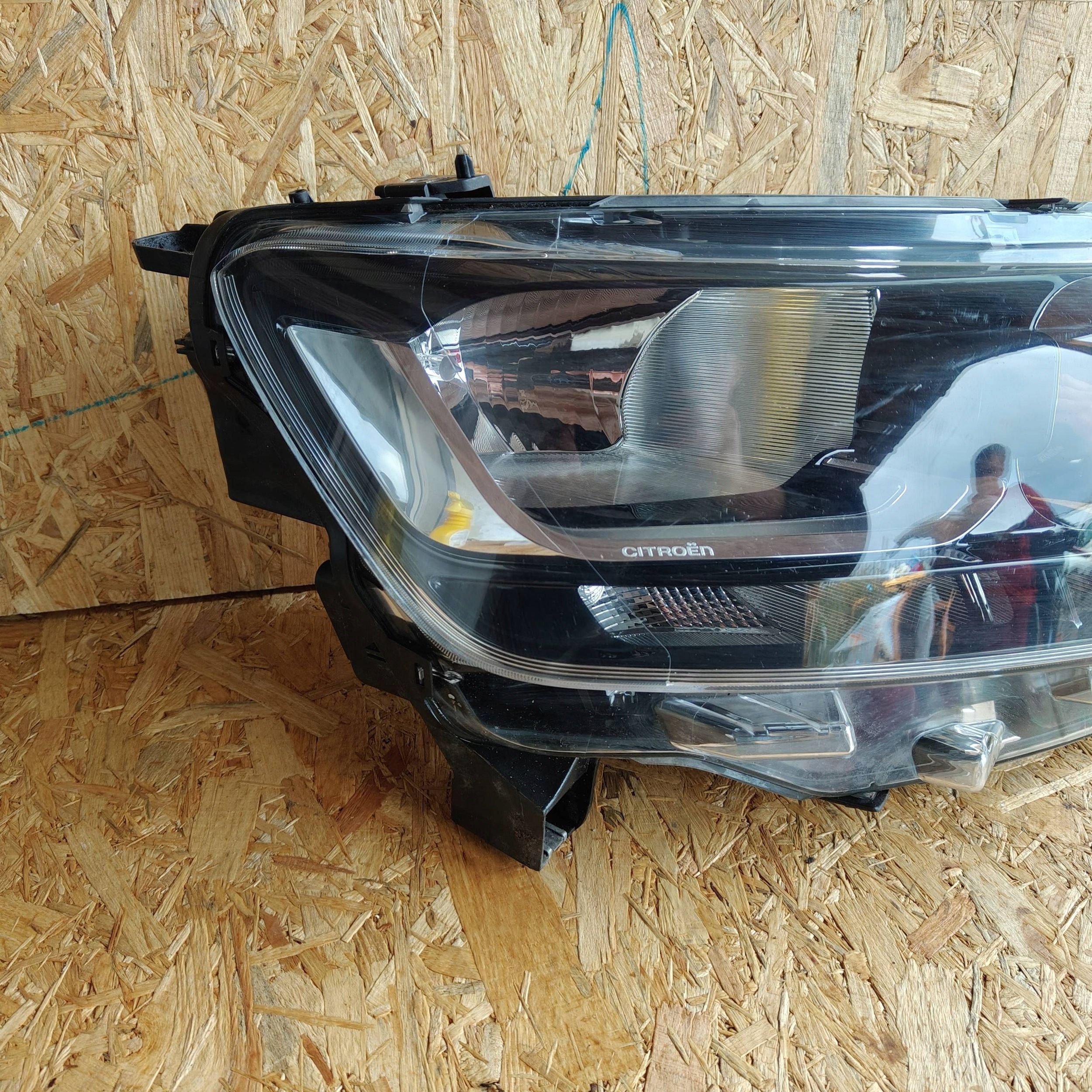 Reflektor front side right Citroen Berlingo IV 90146120