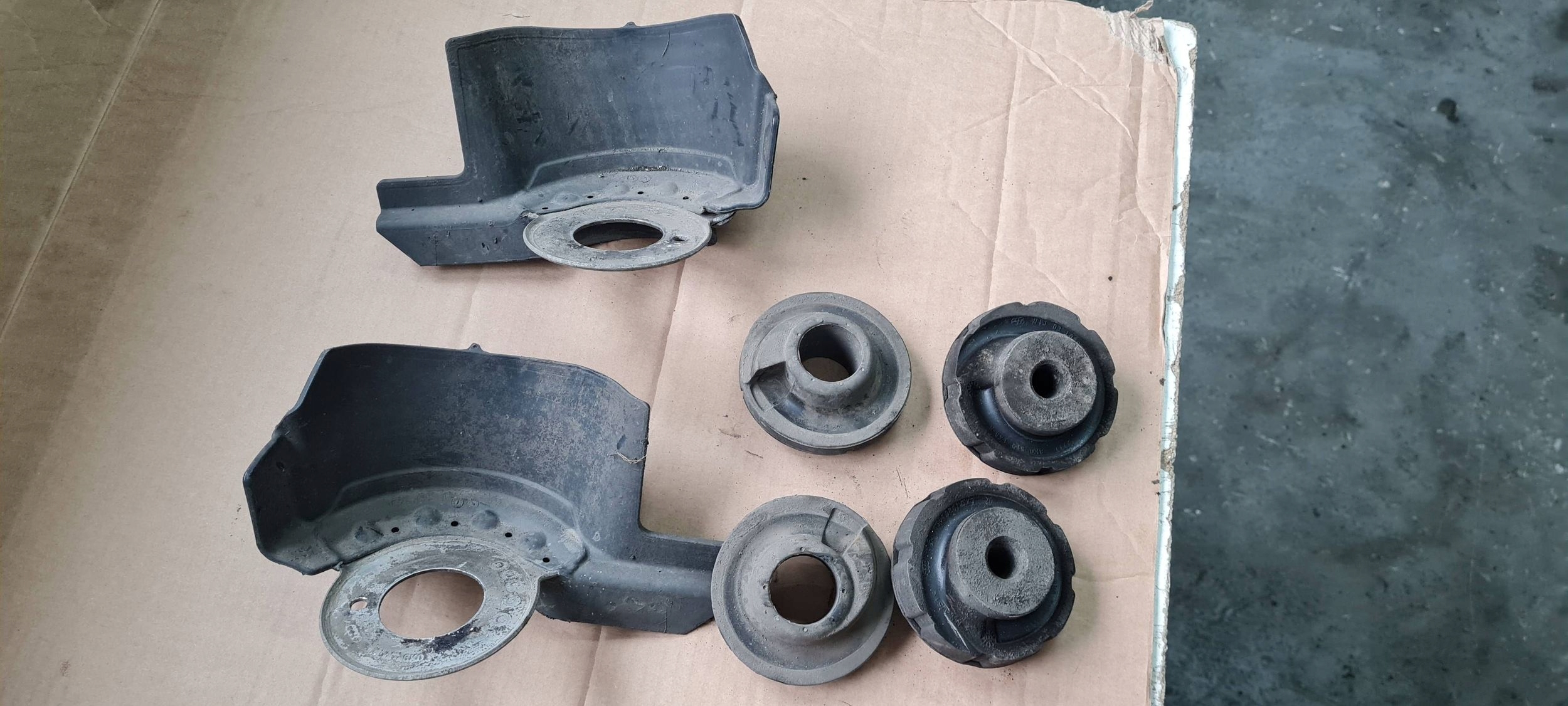 S4 B8 A4 pad rubber SPREZYN rear part rear. 8K0512149B