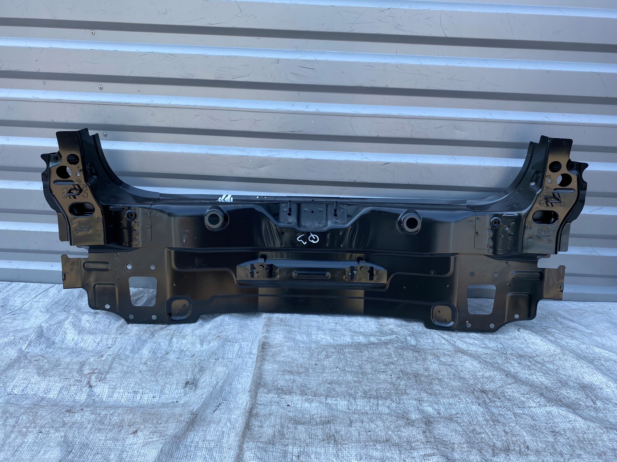 AUDI Q3 83F PAS TYLNY 83F813331 Numer katalogowy części 83F813331