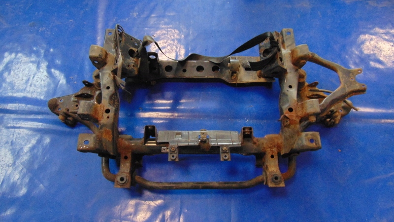 axle beam subframe below engine MITSUBISHI PAJERO III 00-06