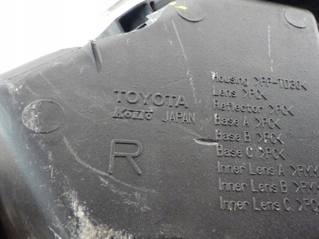 LEXUS NX and 14- light front right