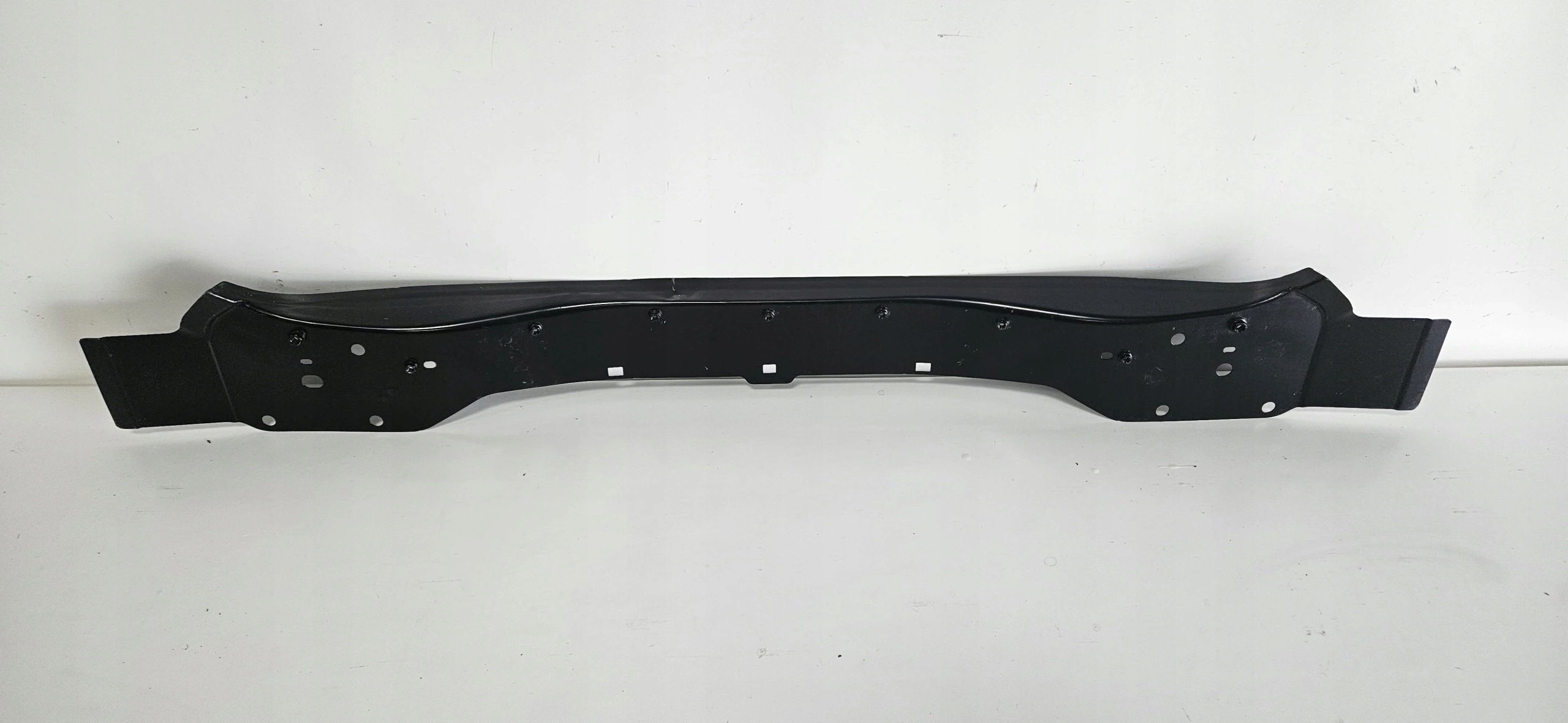 PAS TYLNY ZEWNĘTRZNY FORD TRANSIT TOURNEO 2014- Jakość części (zgodnie z GVO) O - oryginał z logo producenta pojazdu (OE)