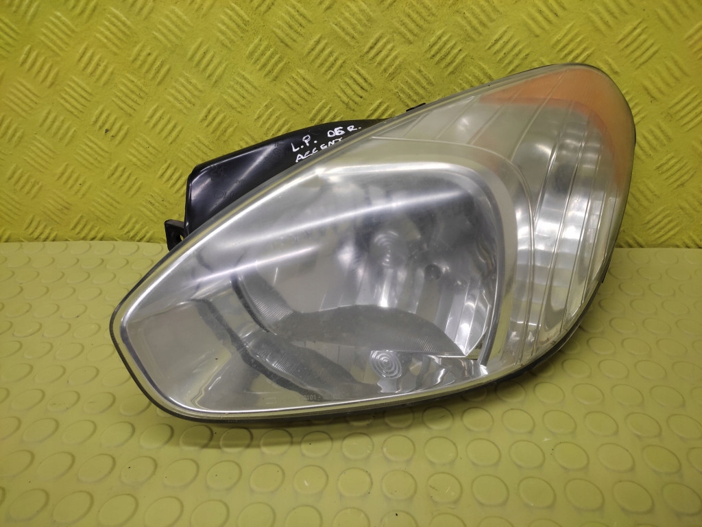 HYUNDAI ACCENT REFLEKTOR LAMPA LEWY PRZÓD