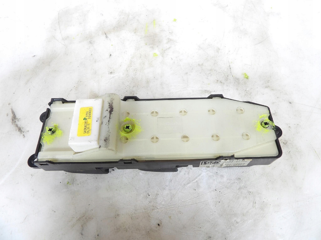 TOYOTA AVENSIS T25 window control switch 84802-05210-B0