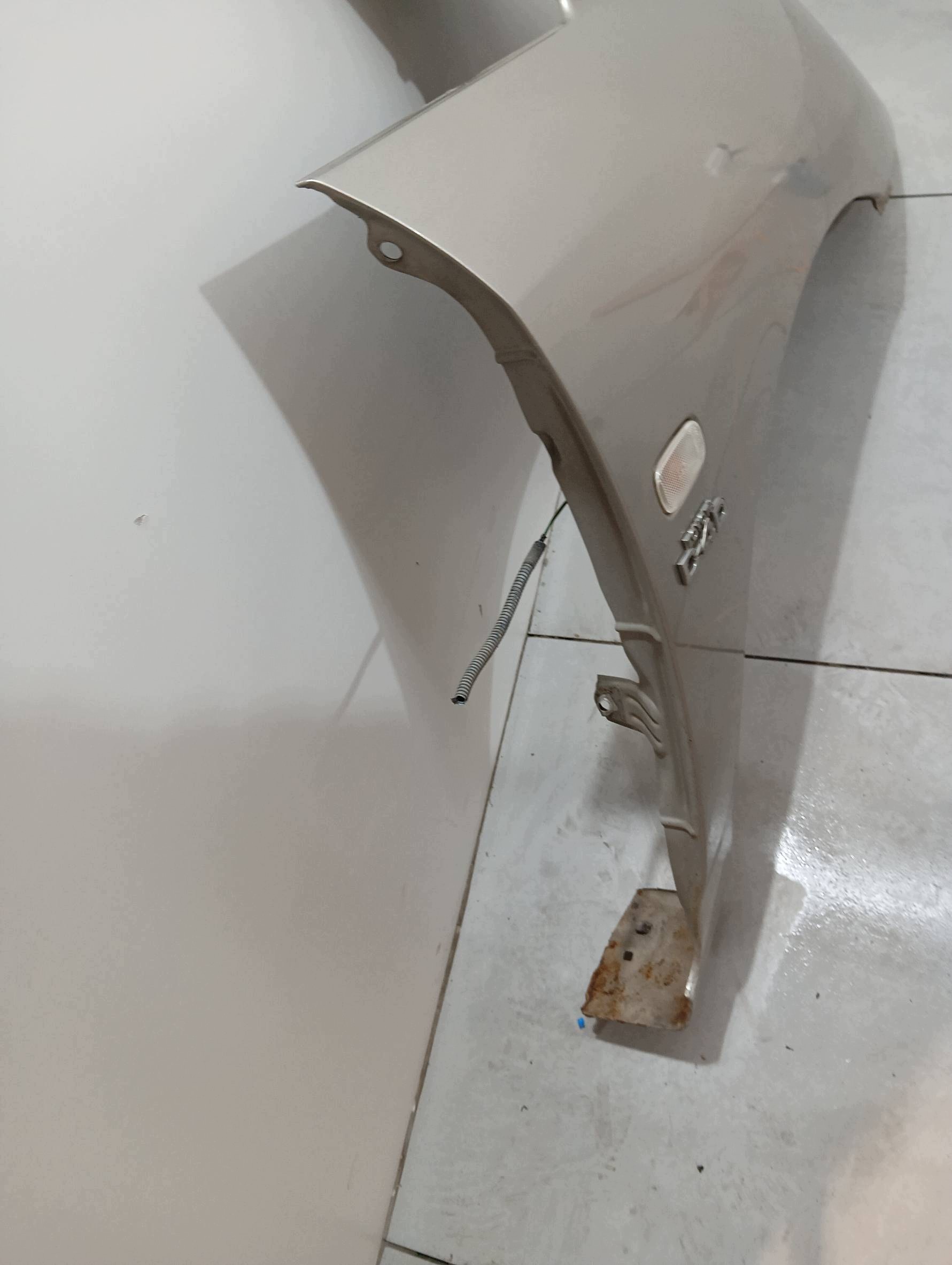 fender right front Toyota Corolla Verso and (2001-2004)