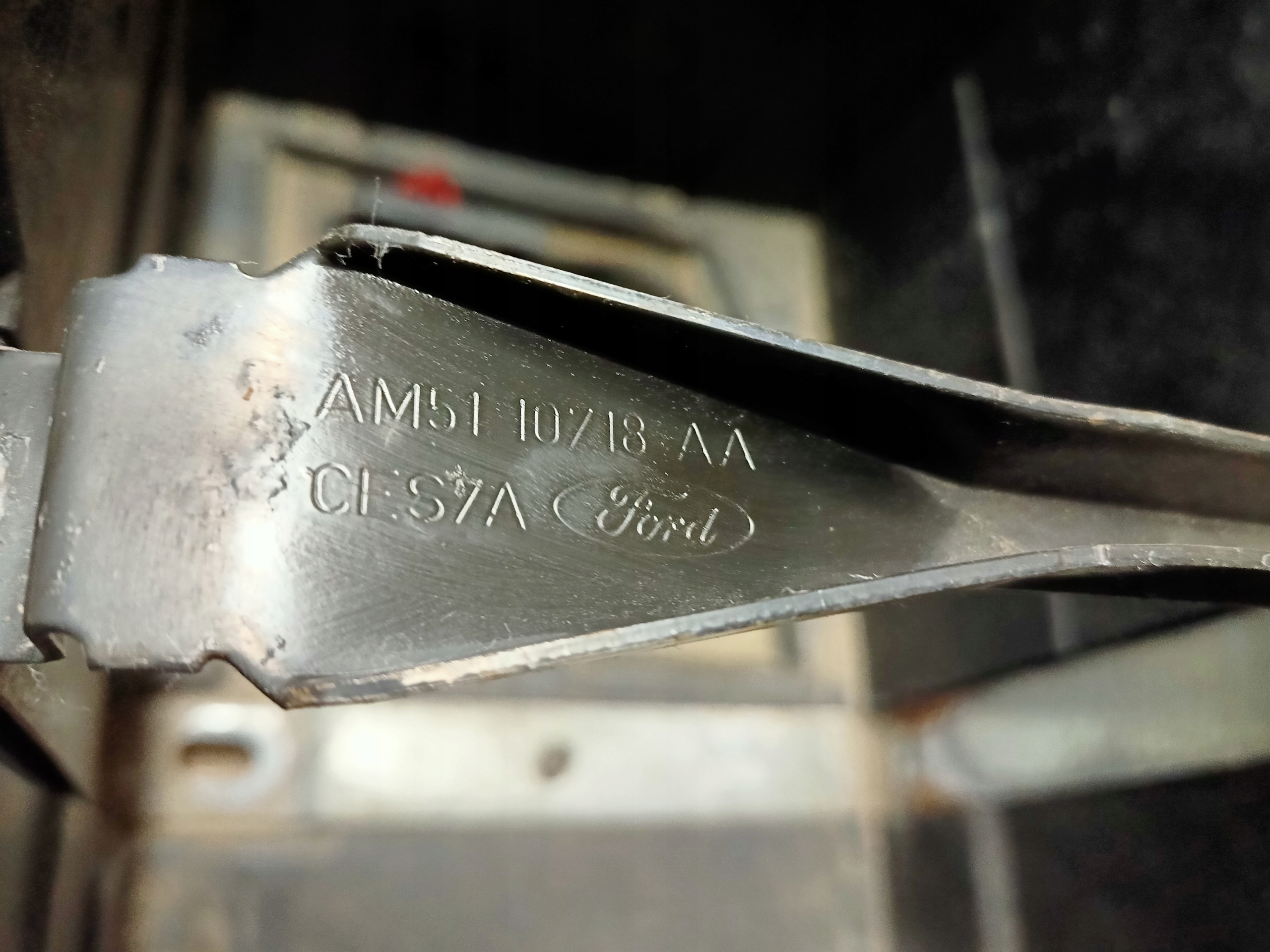 Pokrywa obudowa akumulatora Focus mk3 1.6 benz Producent części Ford OE