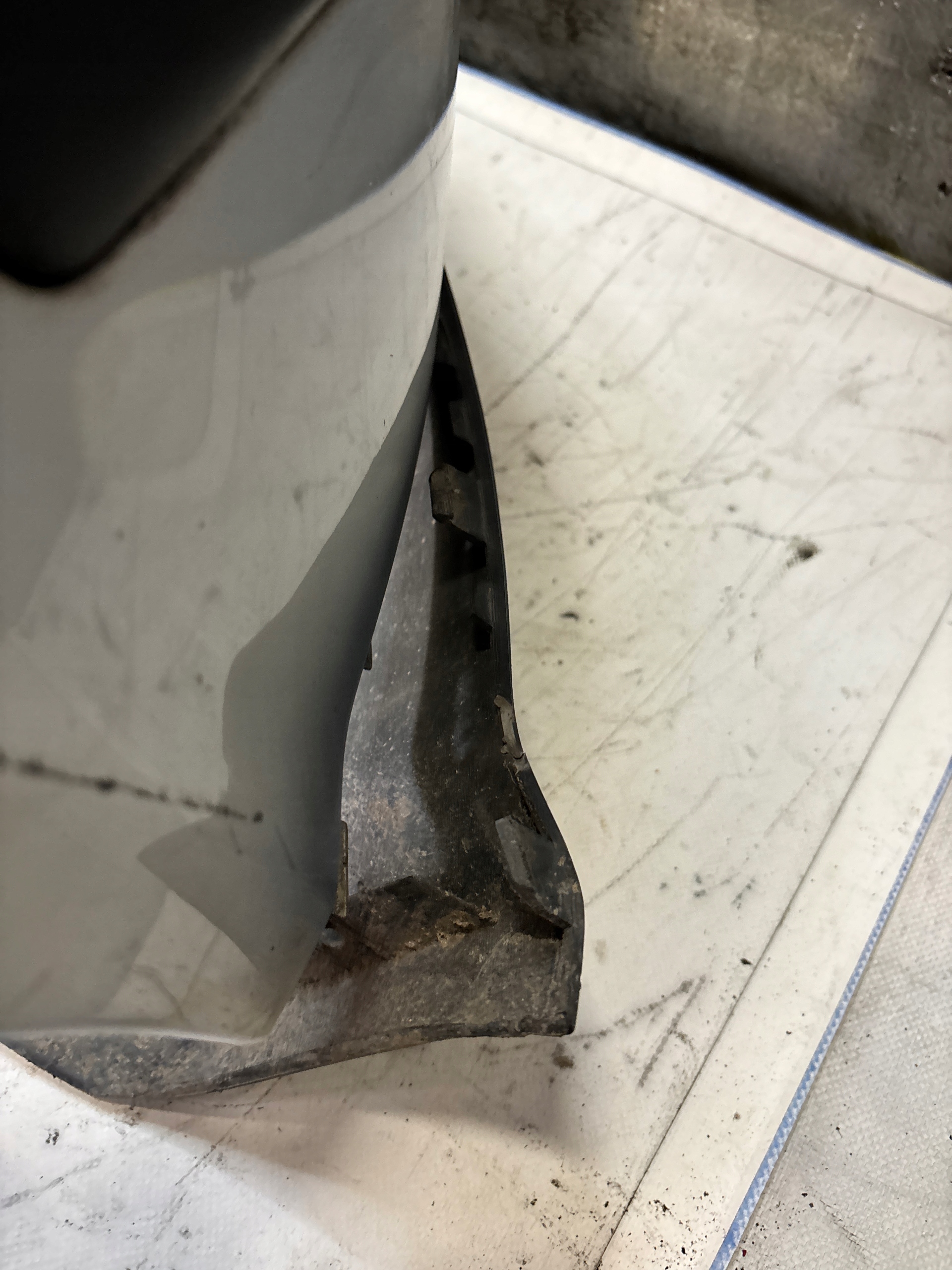 Frontstoßstange vorne VW PASSAT B5 K: LB7Z