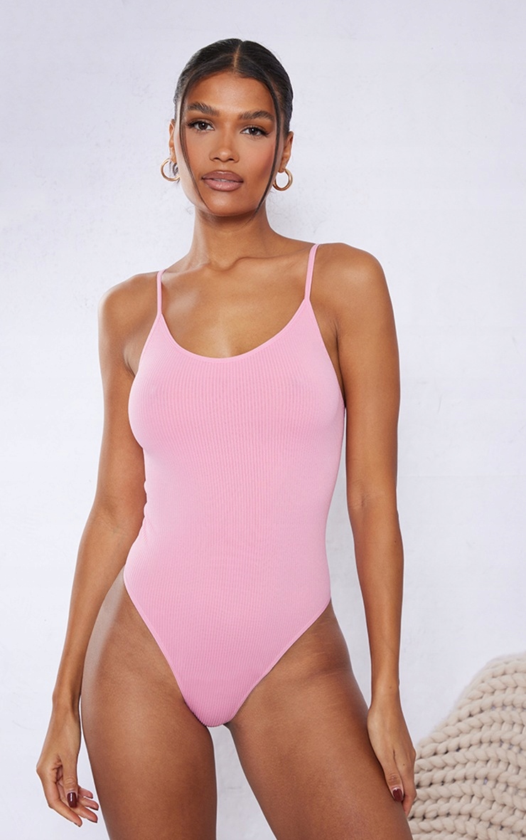 PRETTYLITTLETHING RÓŻOWE BODY NA RAMIĄCZKACH R.L A507093 Rozmiar L (40)