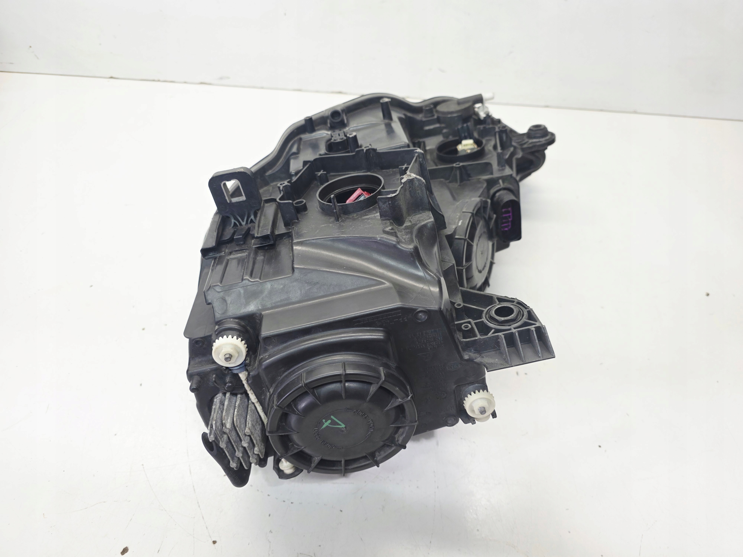 REFLEKTOR right front BI XENON LED positioning AUDI A3 8V 8V0941754A 44/25