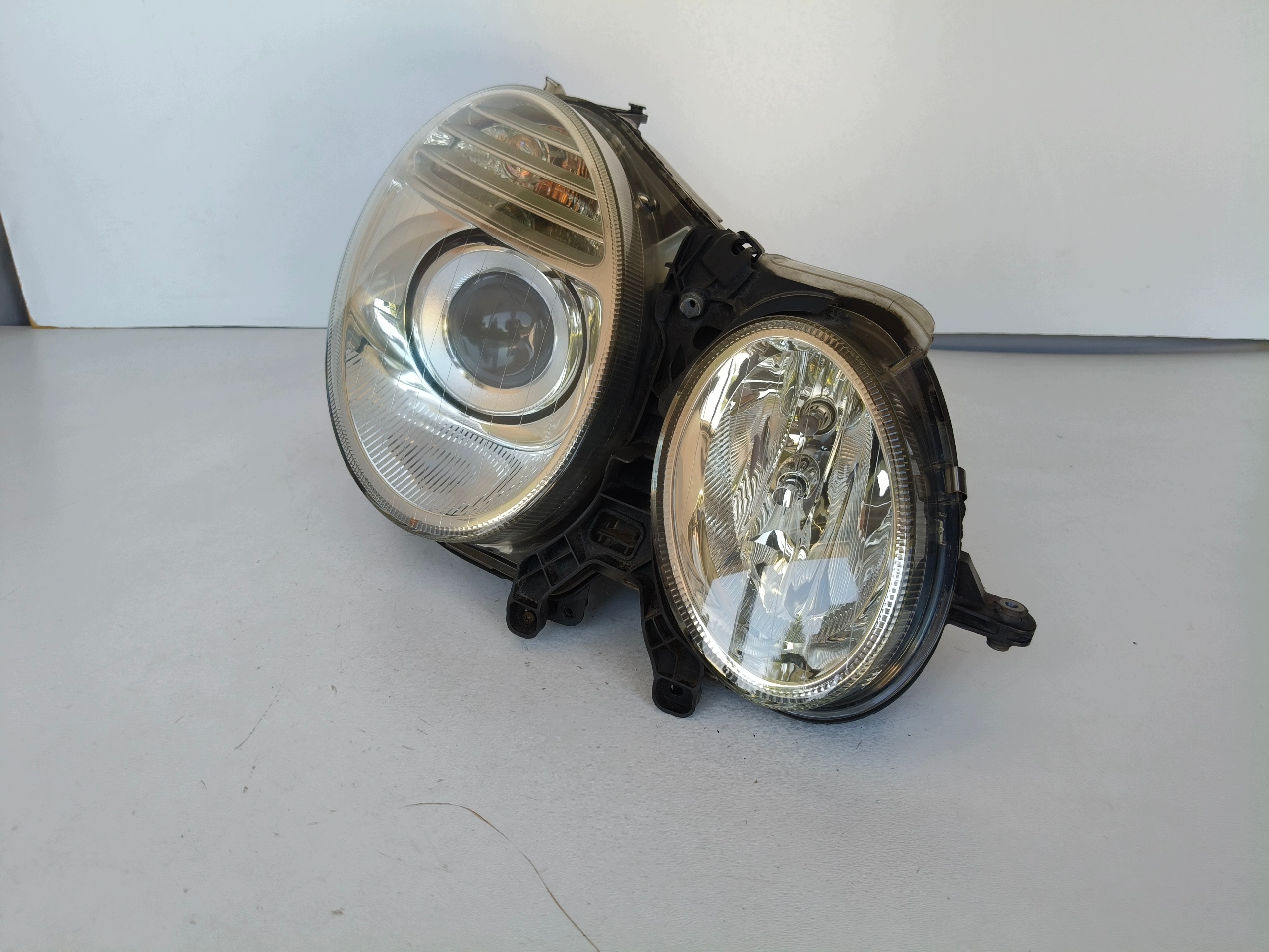 light right REFLEKTOR MERCEDES E-KLASA W211 06- LIFT XENON non-setting