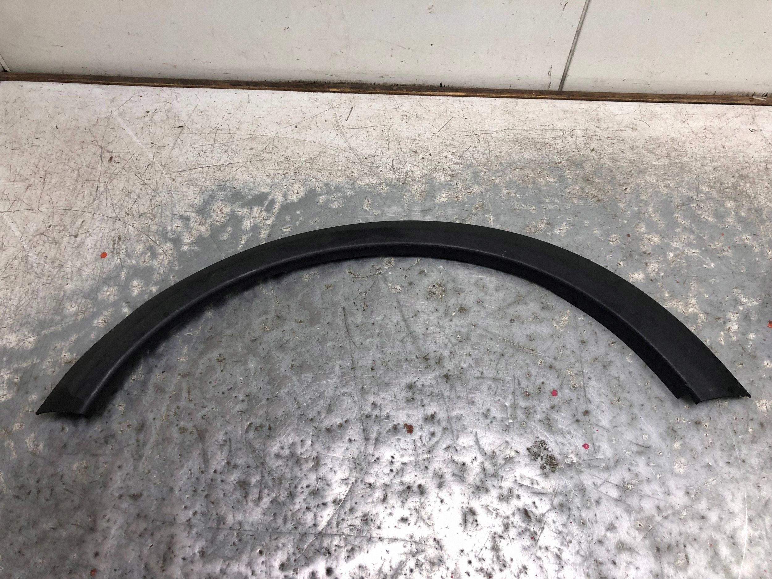 modanatura parafango destra posteriore VOLVO C30 31283137