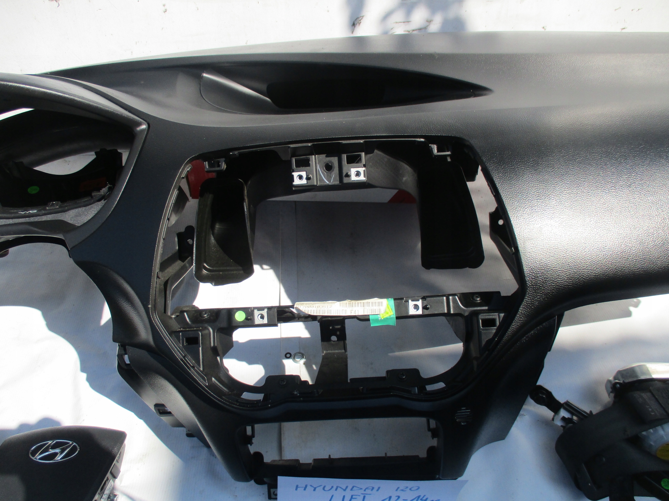 dashboard instrument panel console kpl Hyundai and 20 lift 12-14r