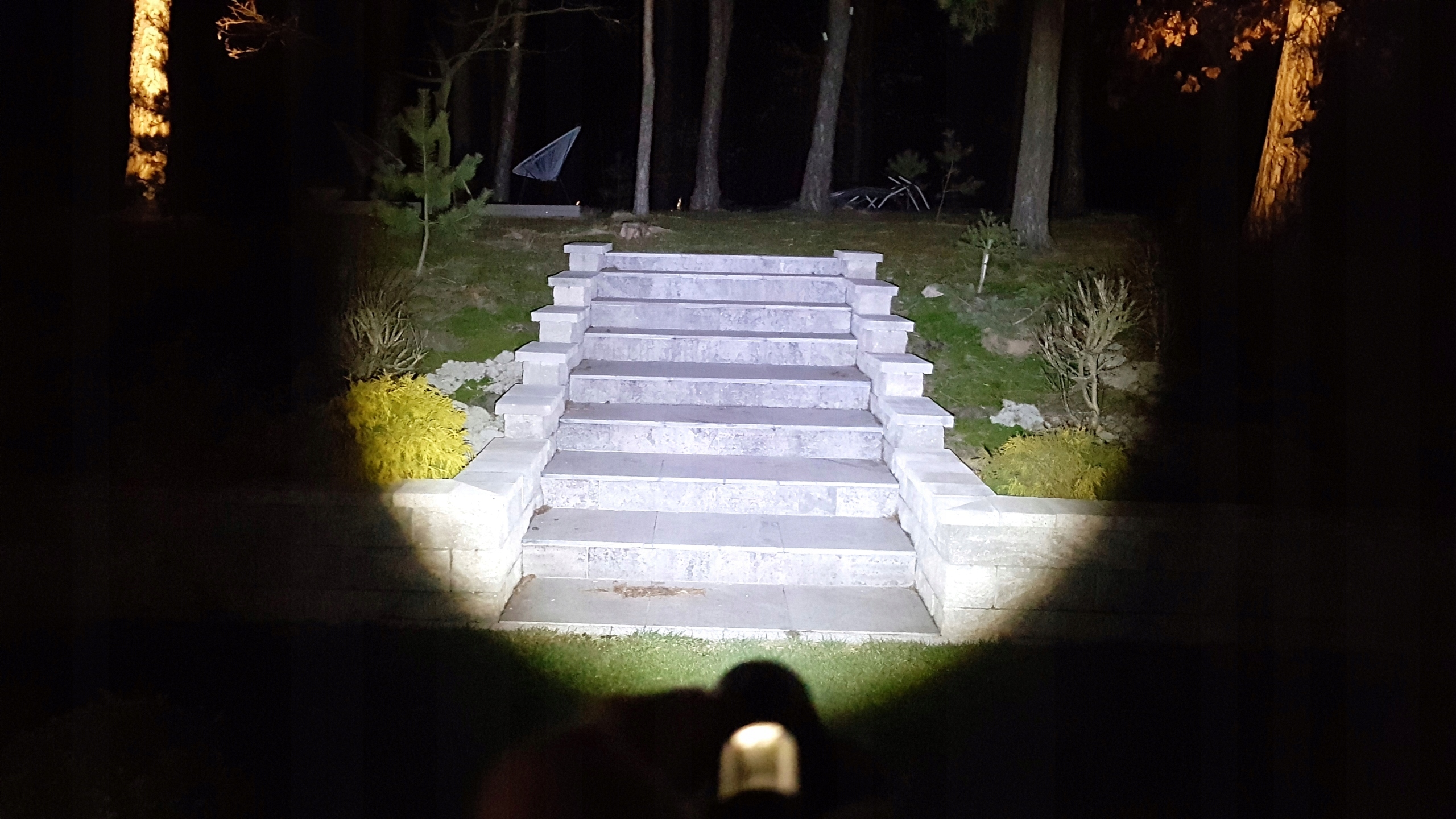 LATARKA USB 2X LED T3 COB USB Z AKUMULATOREM ZASIĘG 400m ZDJĘCIA NOCĄ Waga 0.2 g